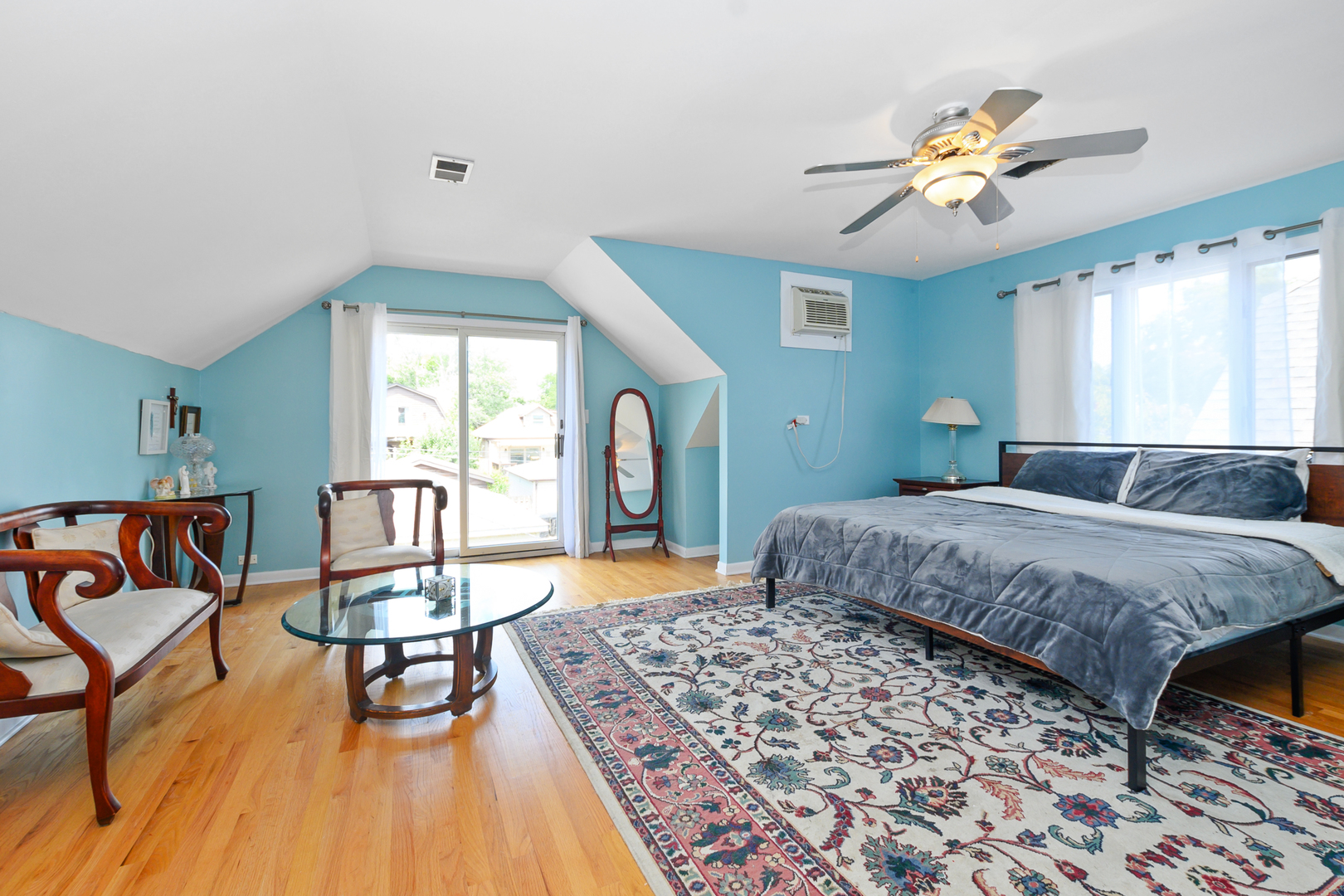 2612 W 106th Place