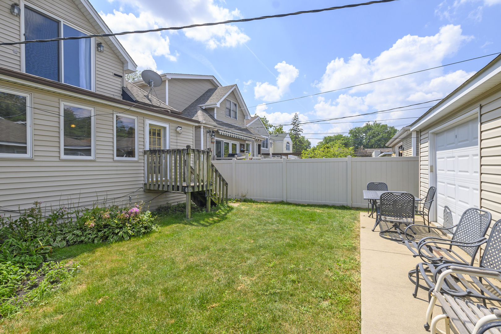 2612 W 106th Place