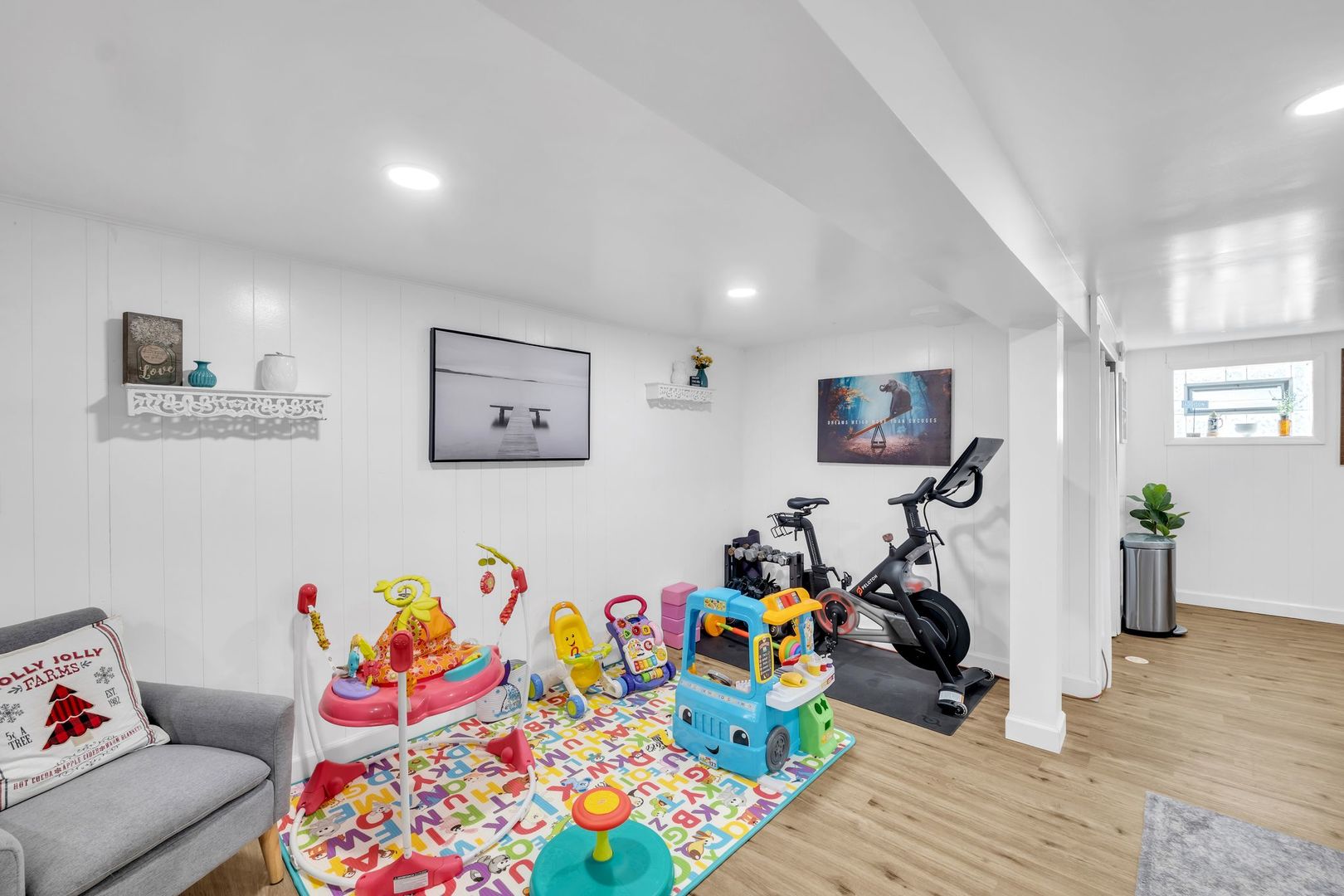 10840 S Kolmar Avenue