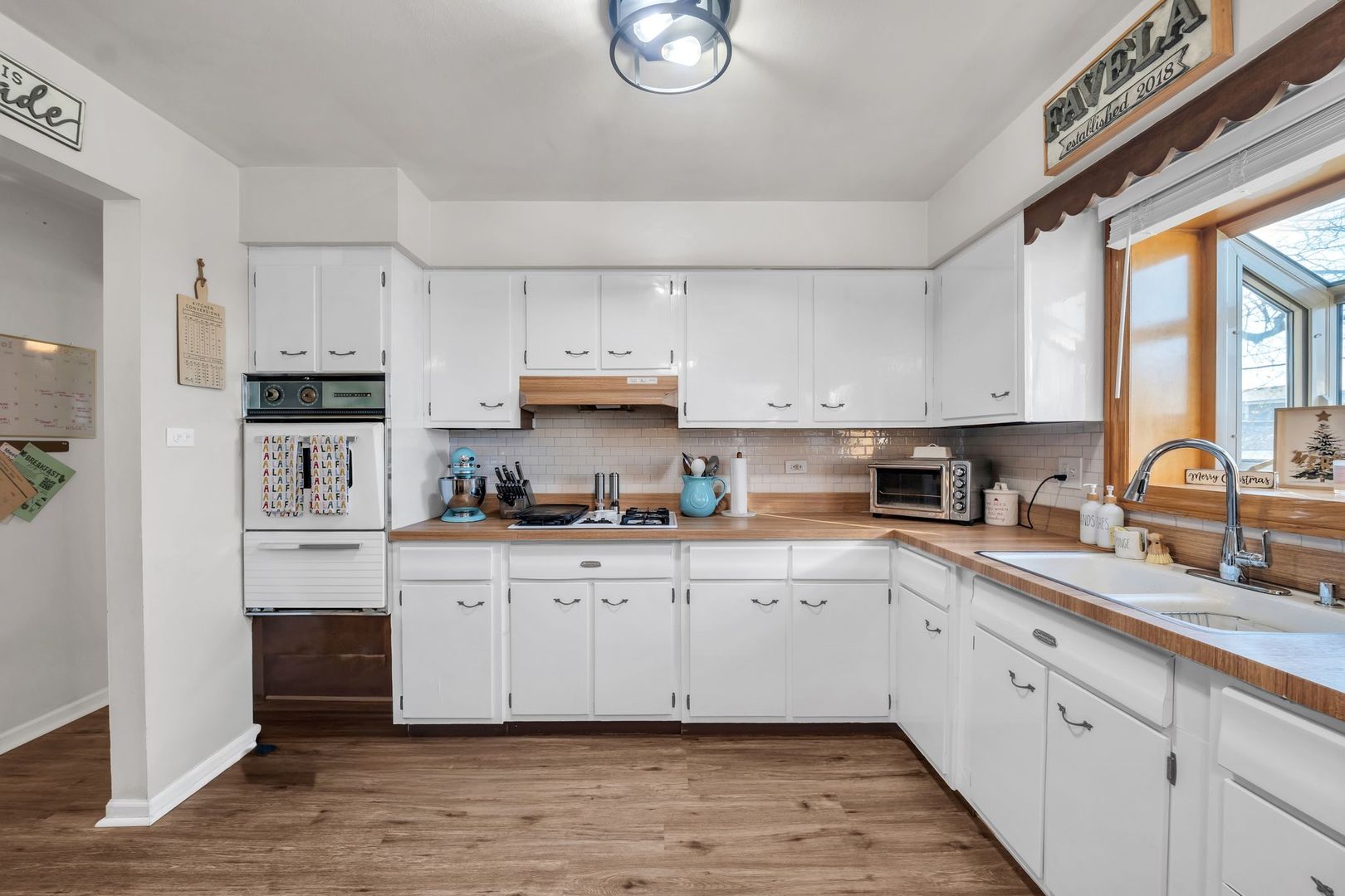 10840 S Kolmar Avenue