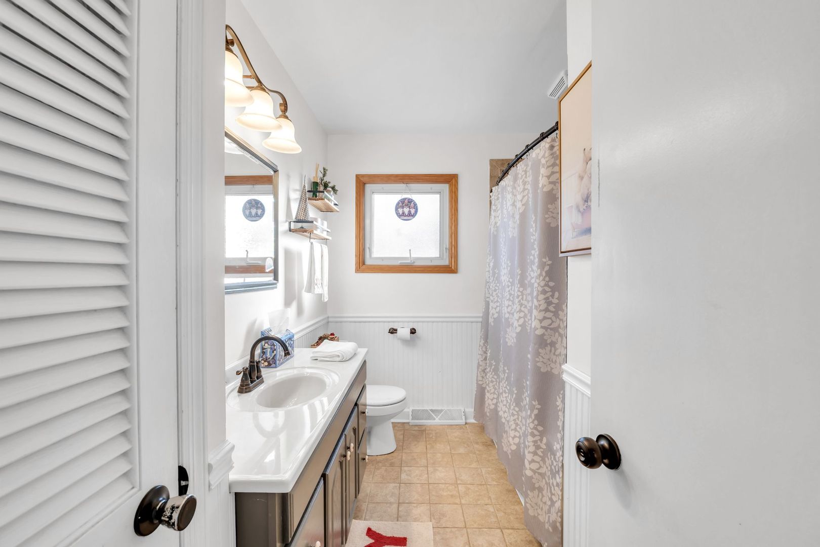 10840 S Kolmar Avenue