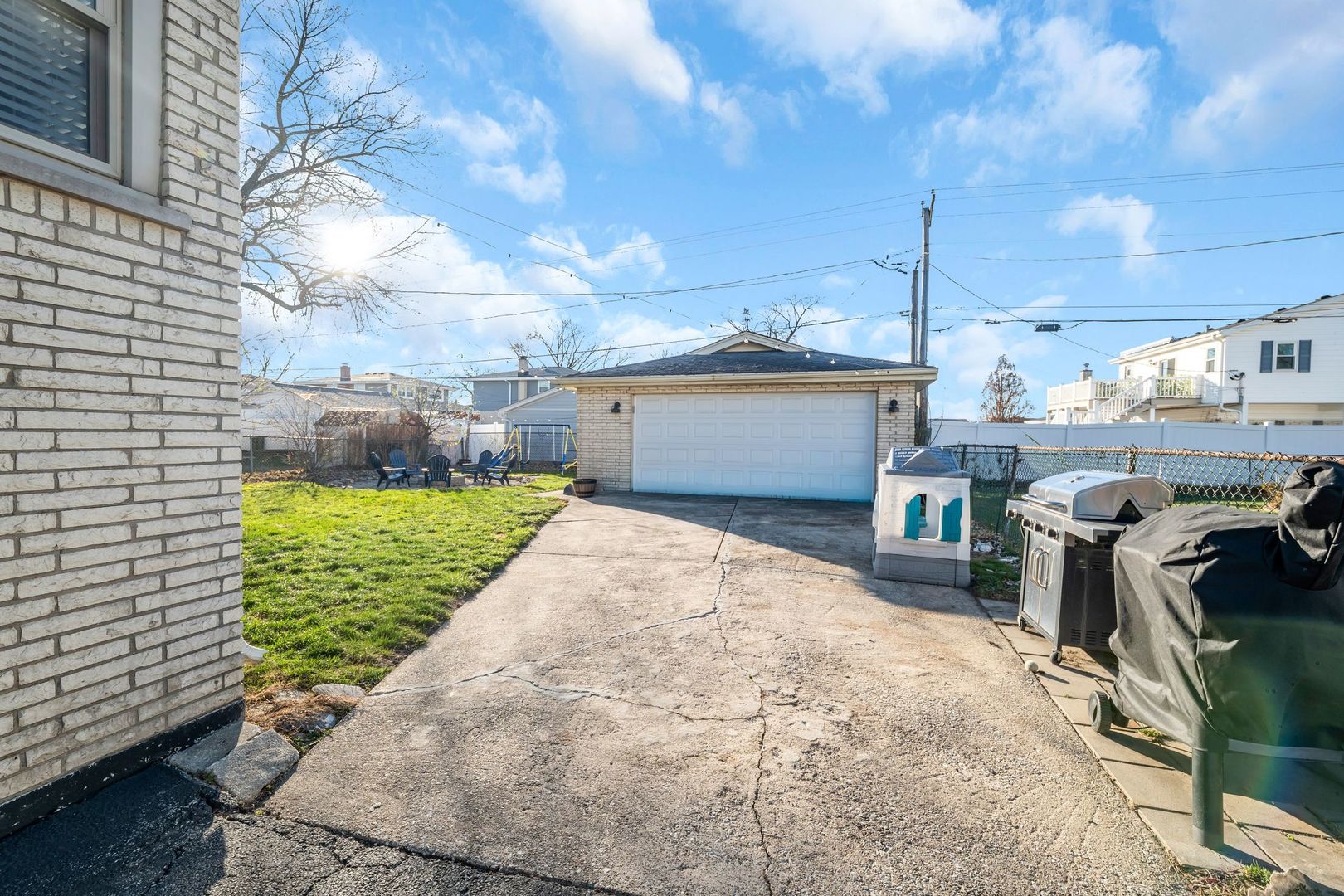 10840 S Kolmar Avenue