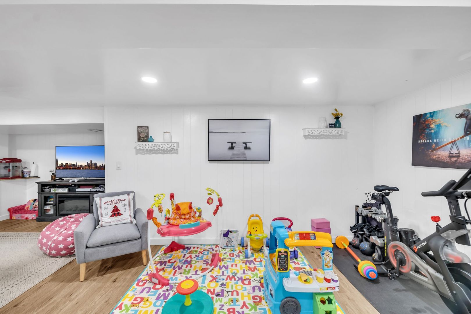 10840 S Kolmar Avenue