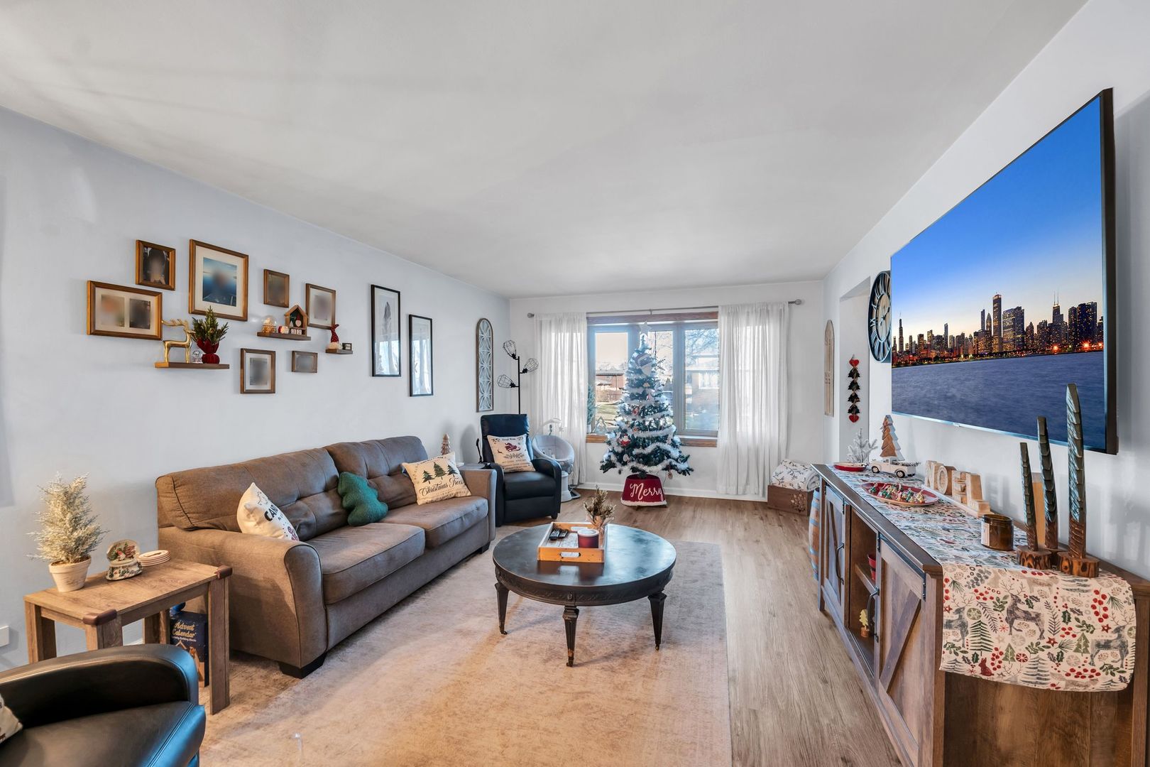 10840 S Kolmar Avenue