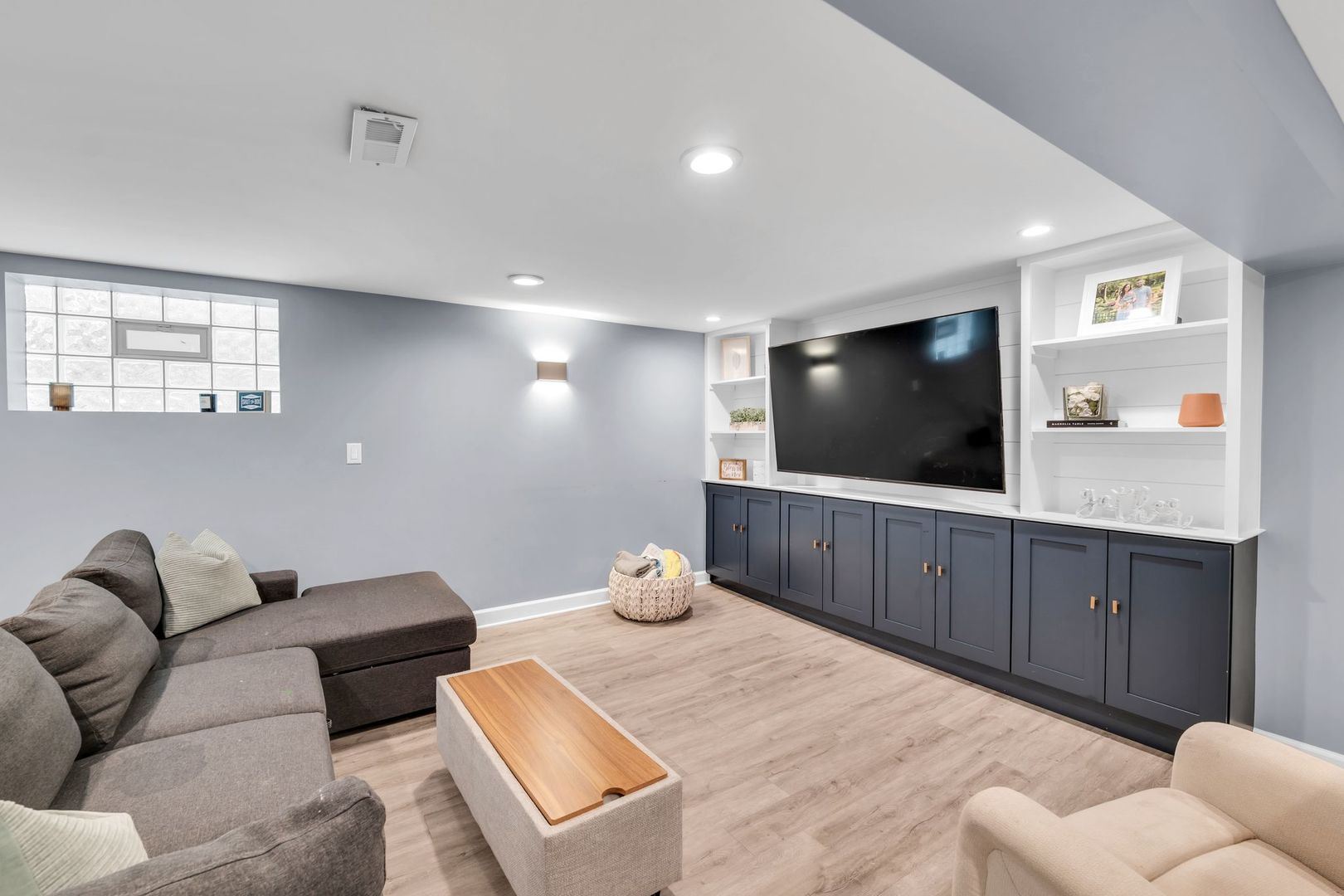 11163 S Trumbull Avenue