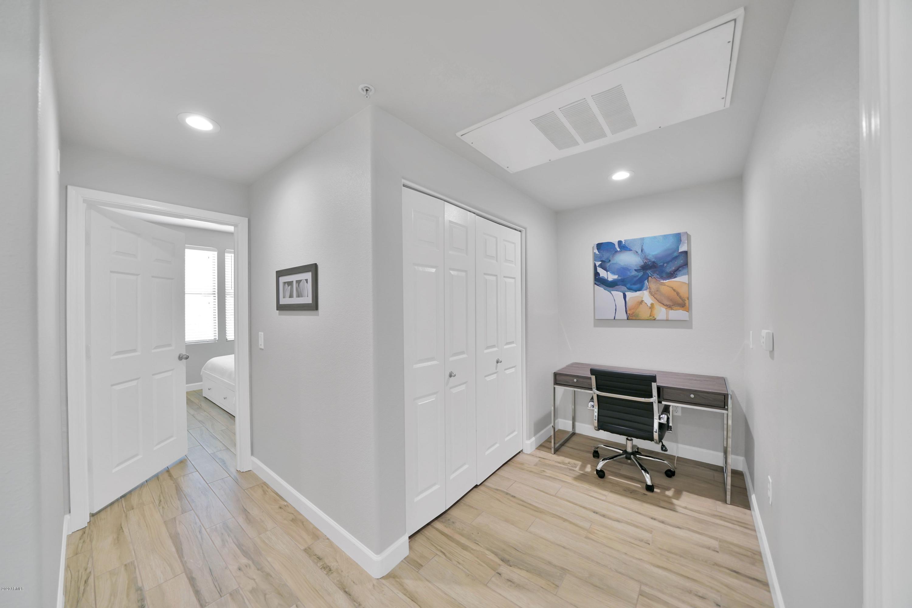 20100 N 78TH Place Unit: 1022