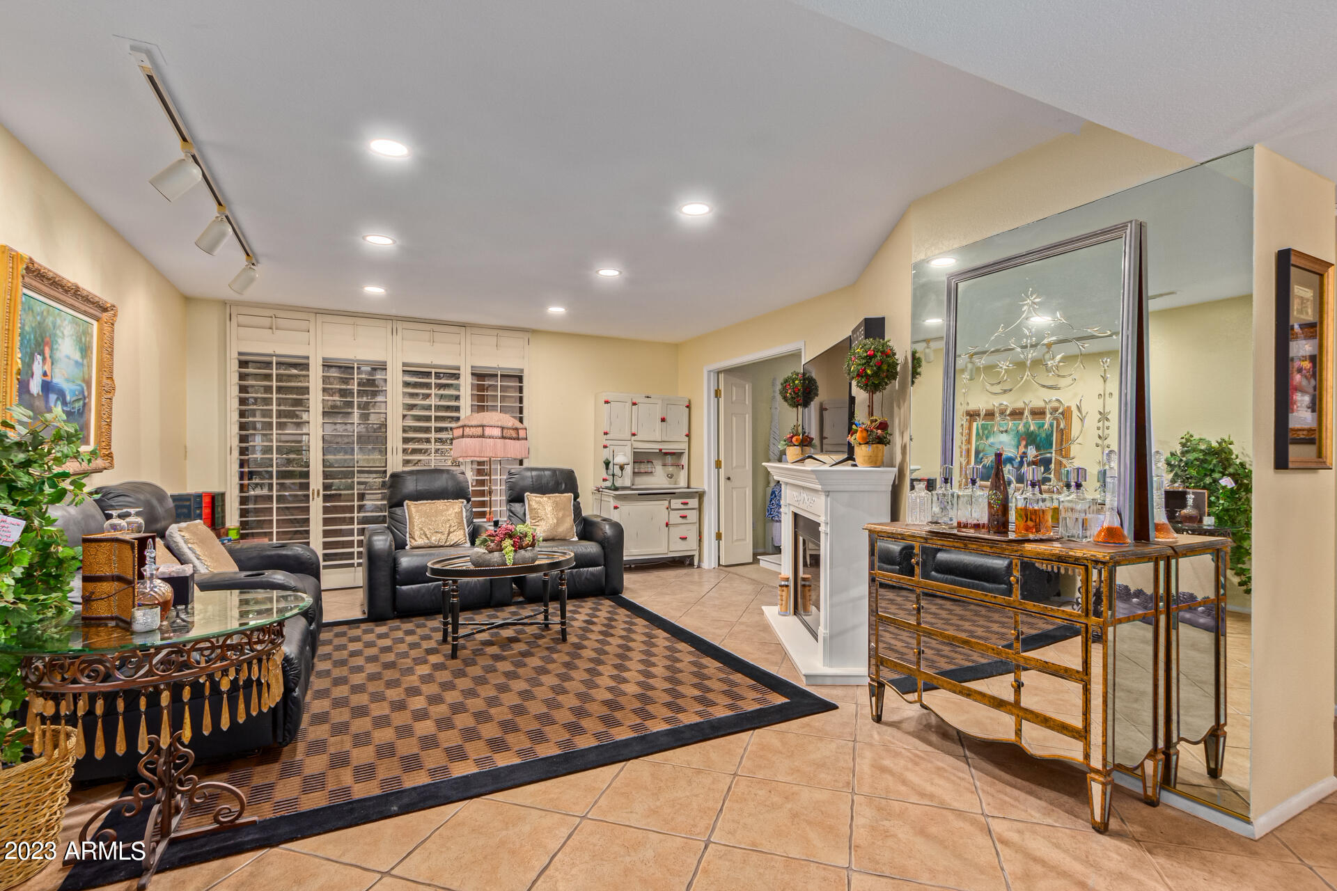 4303 E CACTUS Road Unit: 331