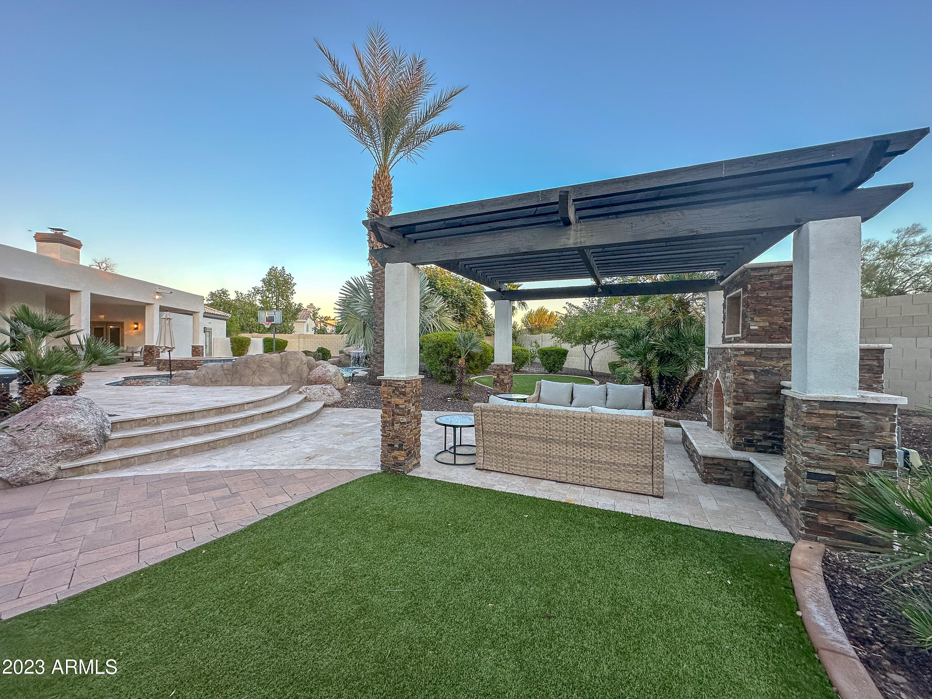 11607 E ONYX Avenue