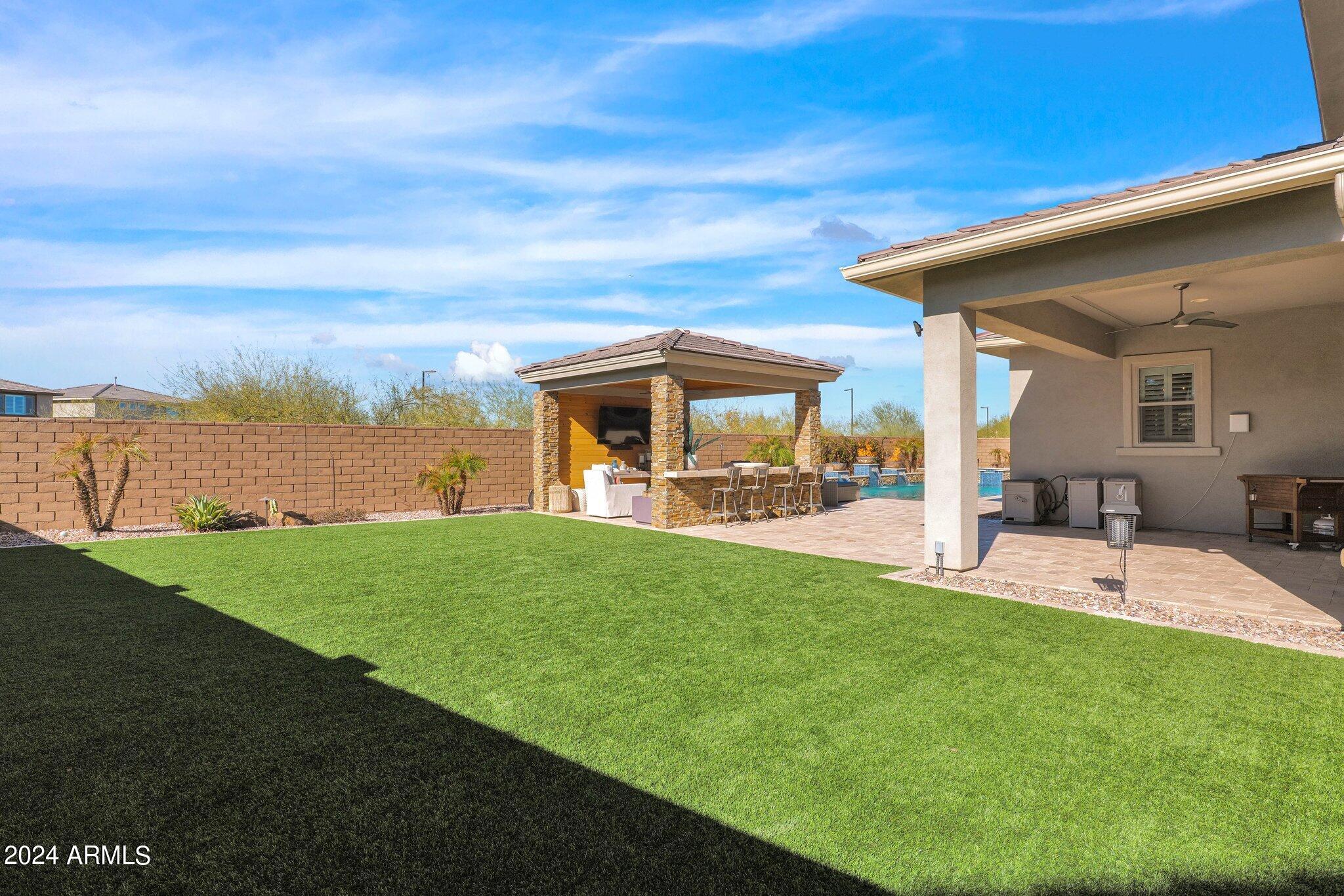 2905 E LOS GATOS Drive