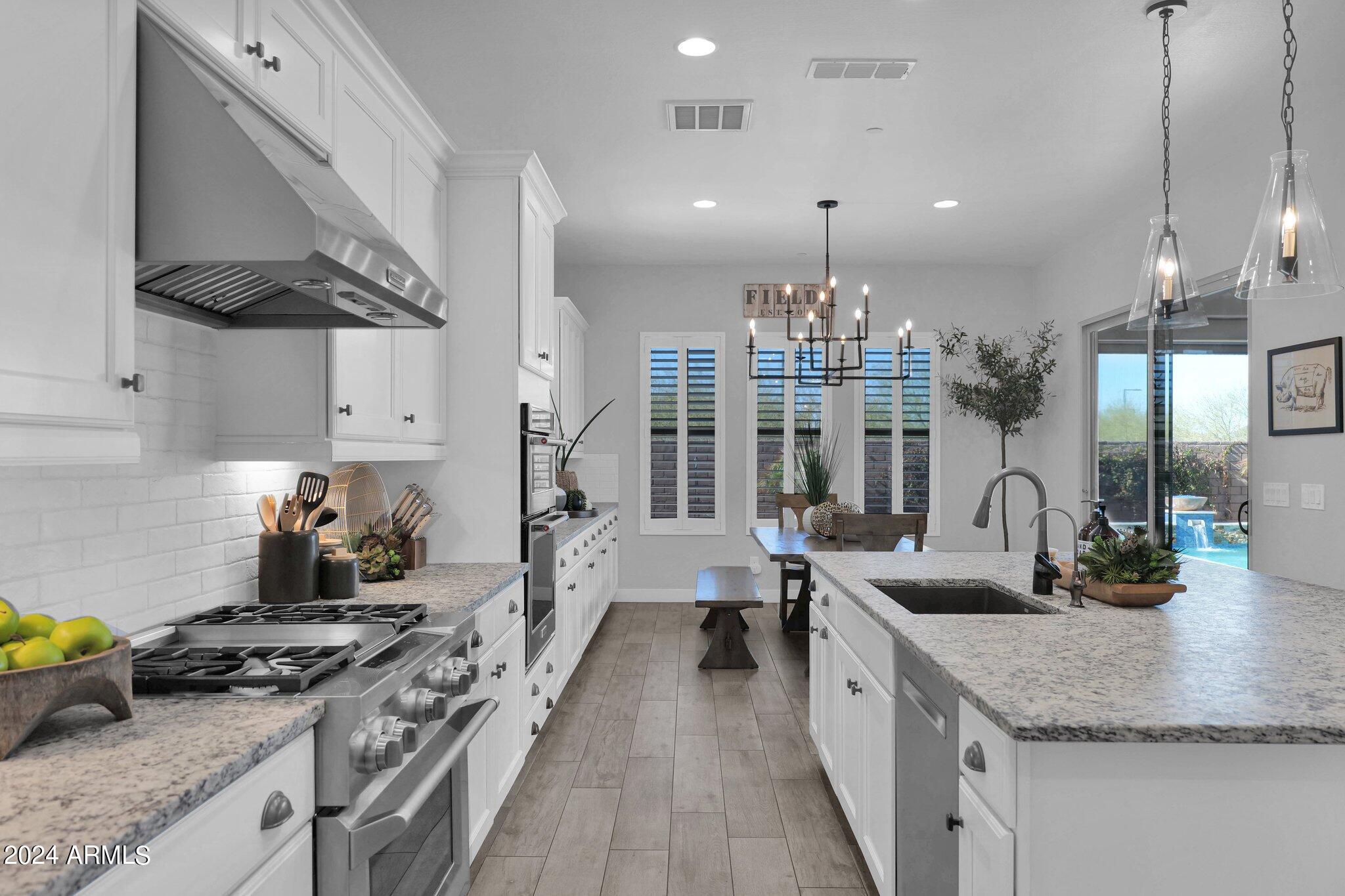 2905 E LOS GATOS Drive