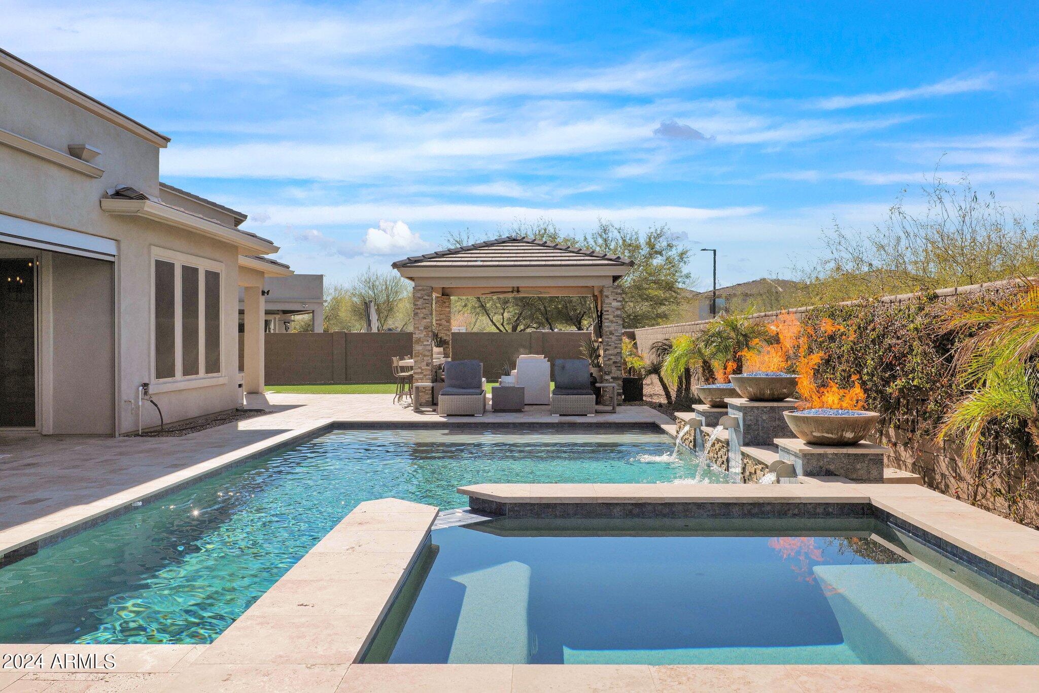 2905 E LOS GATOS Drive