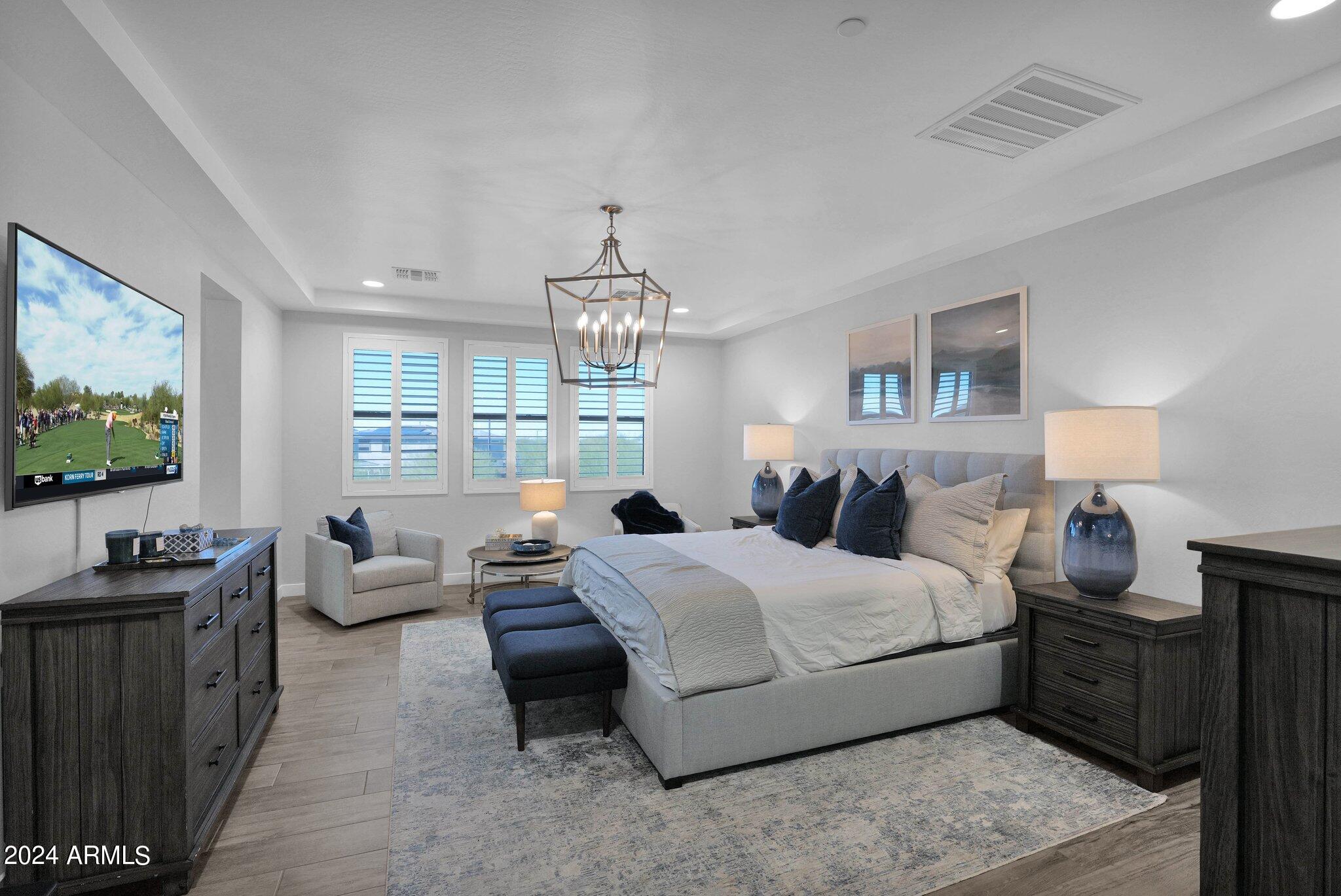 2905 E LOS GATOS Drive