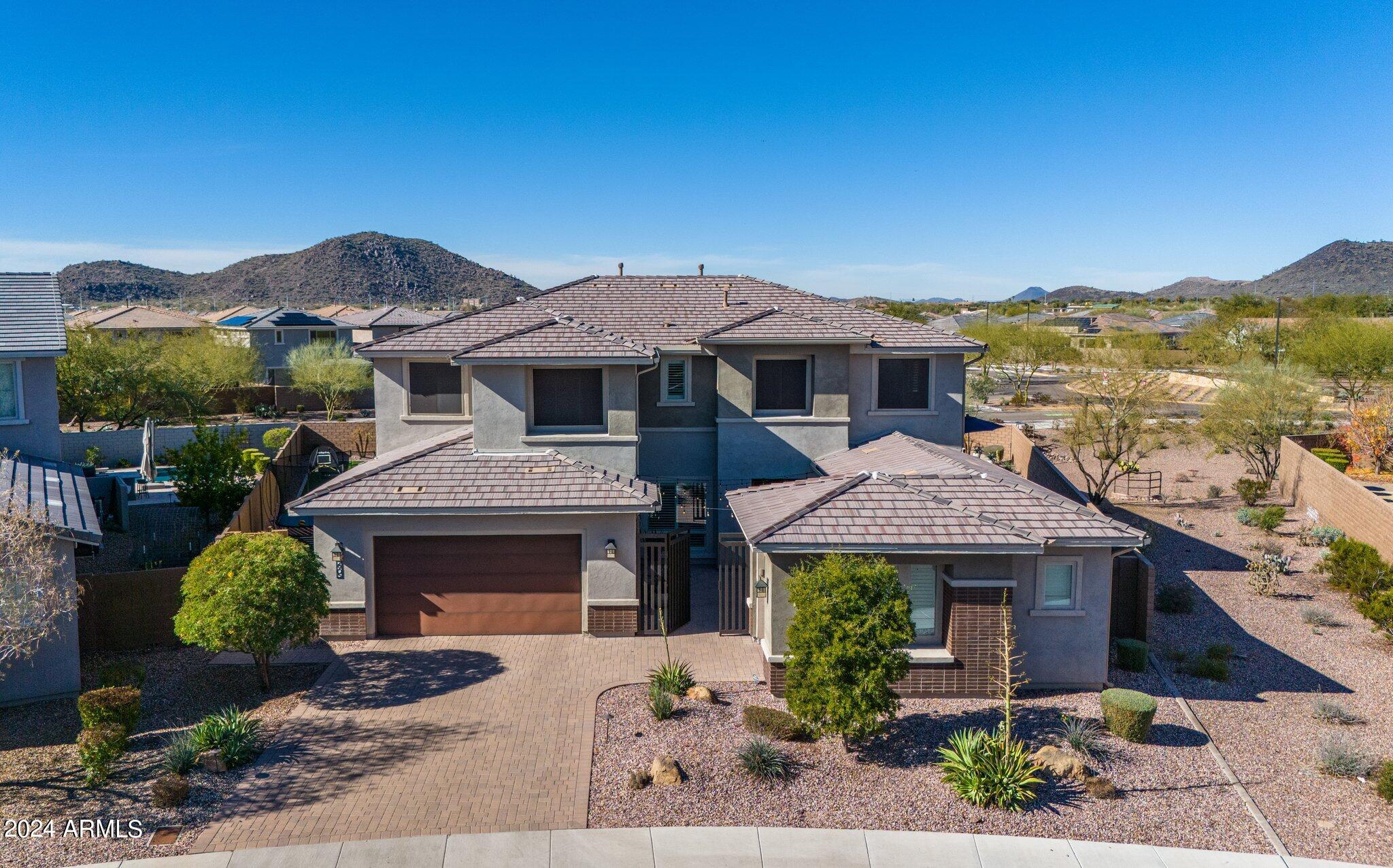 2905 E LOS GATOS Drive