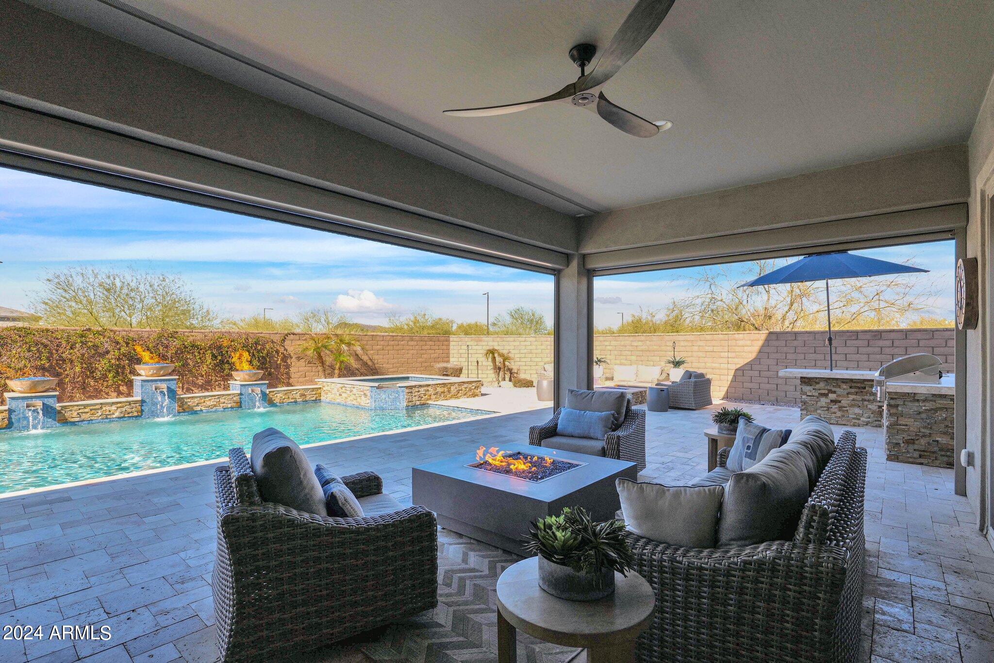 2905 E LOS GATOS Drive