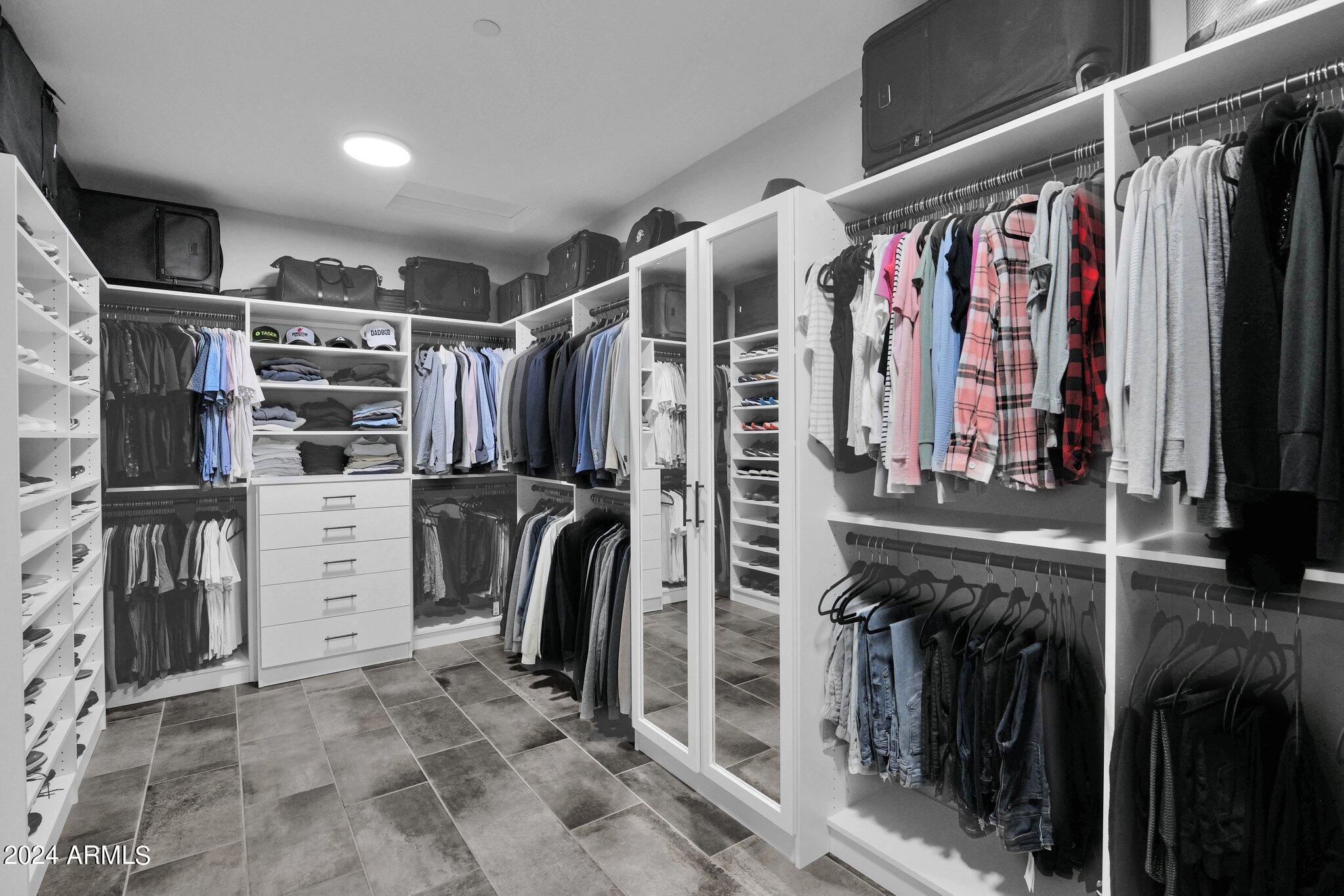 2905 E LOS GATOS Drive