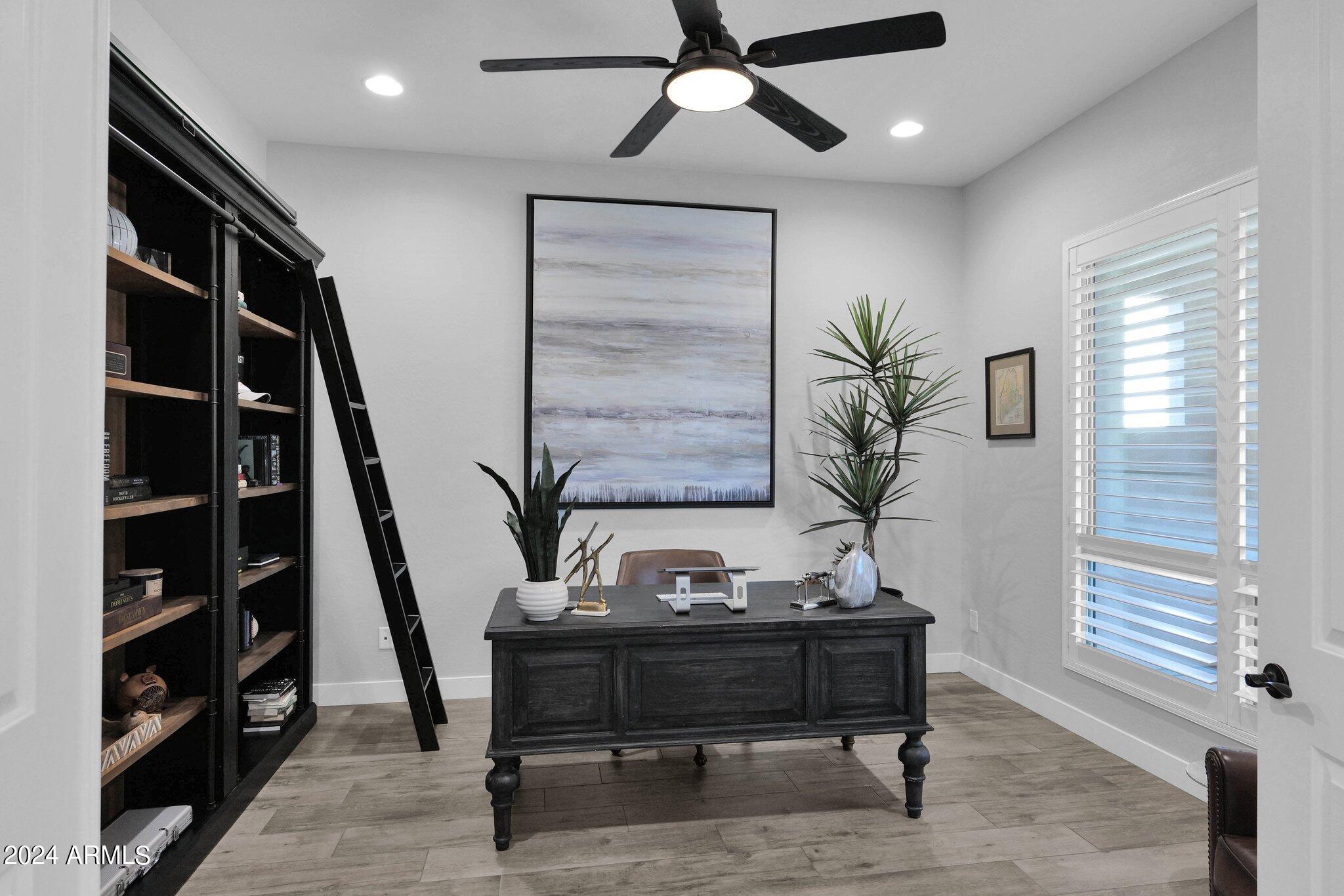 2905 E LOS GATOS Drive
