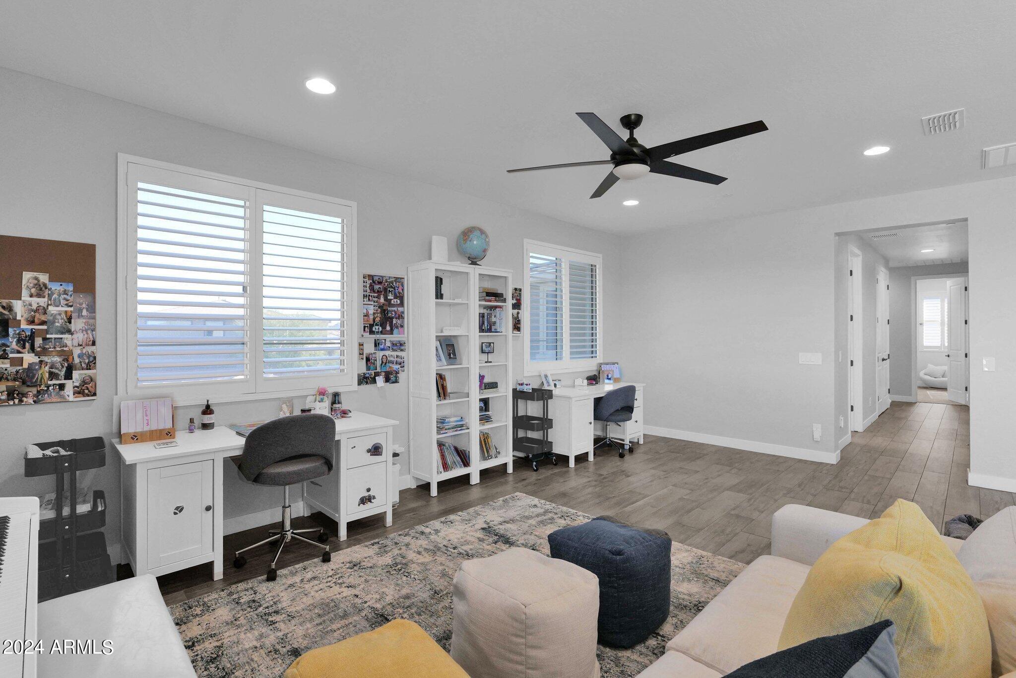 2905 E LOS GATOS Drive