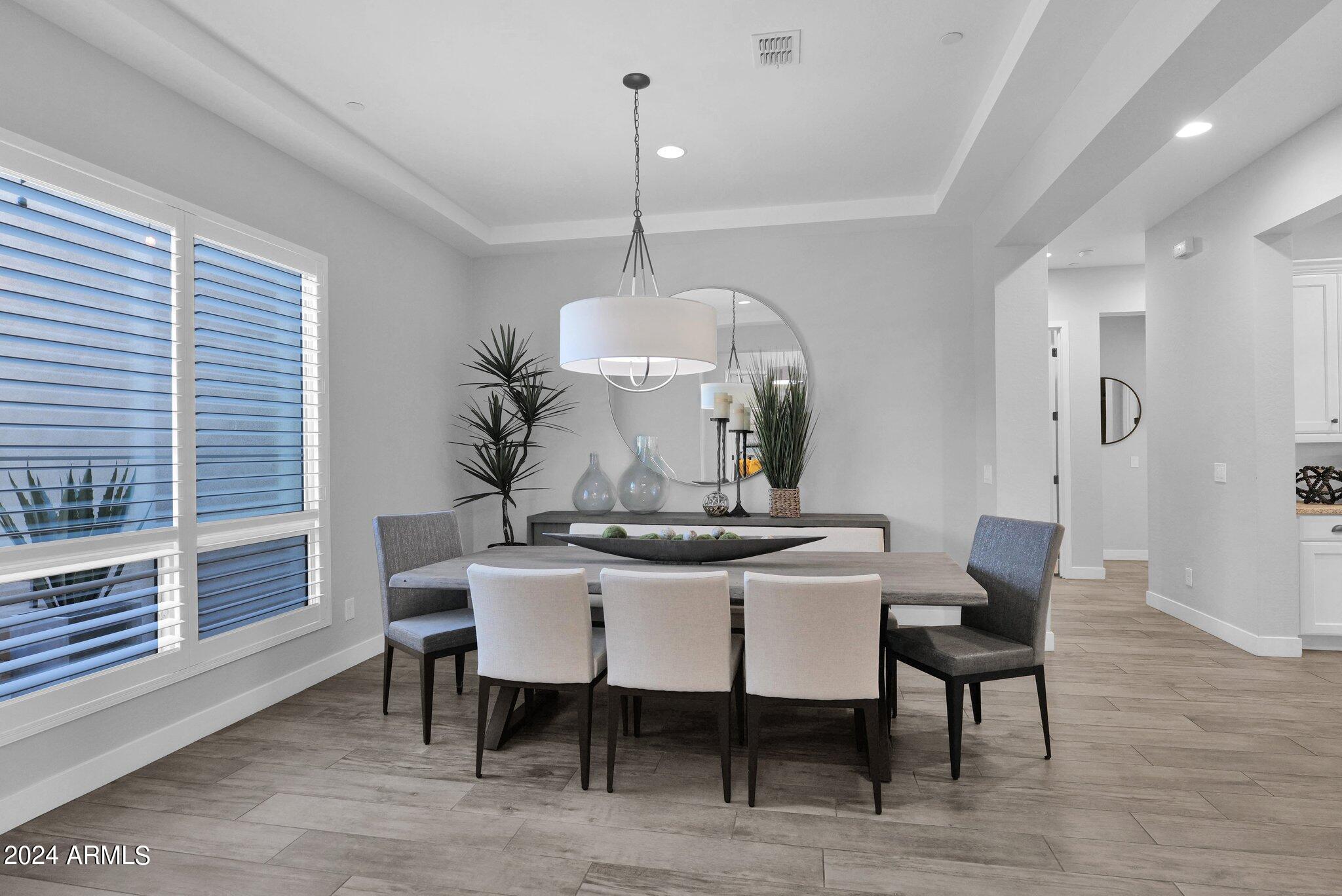 2905 E LOS GATOS Drive