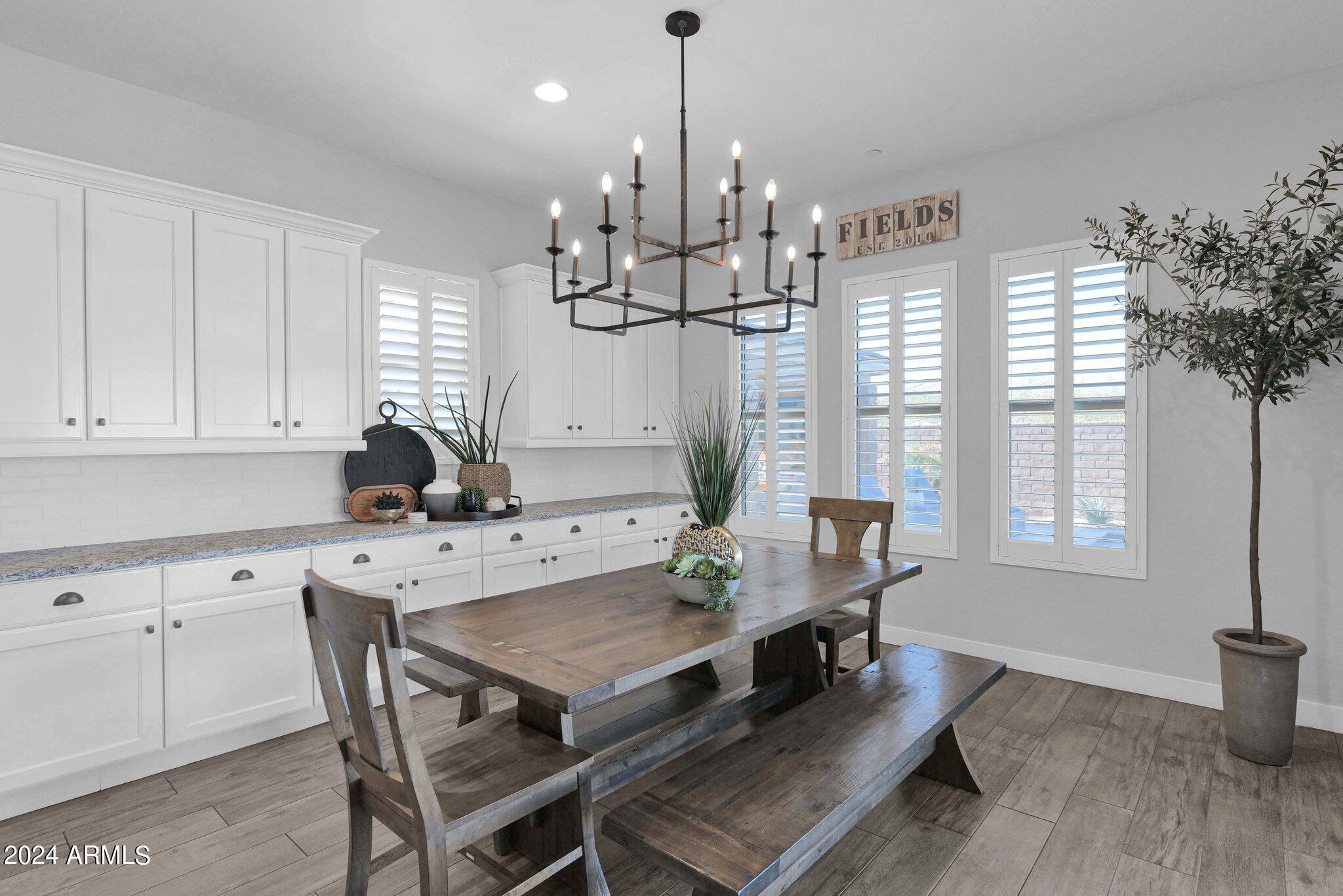 2905 E LOS GATOS Drive