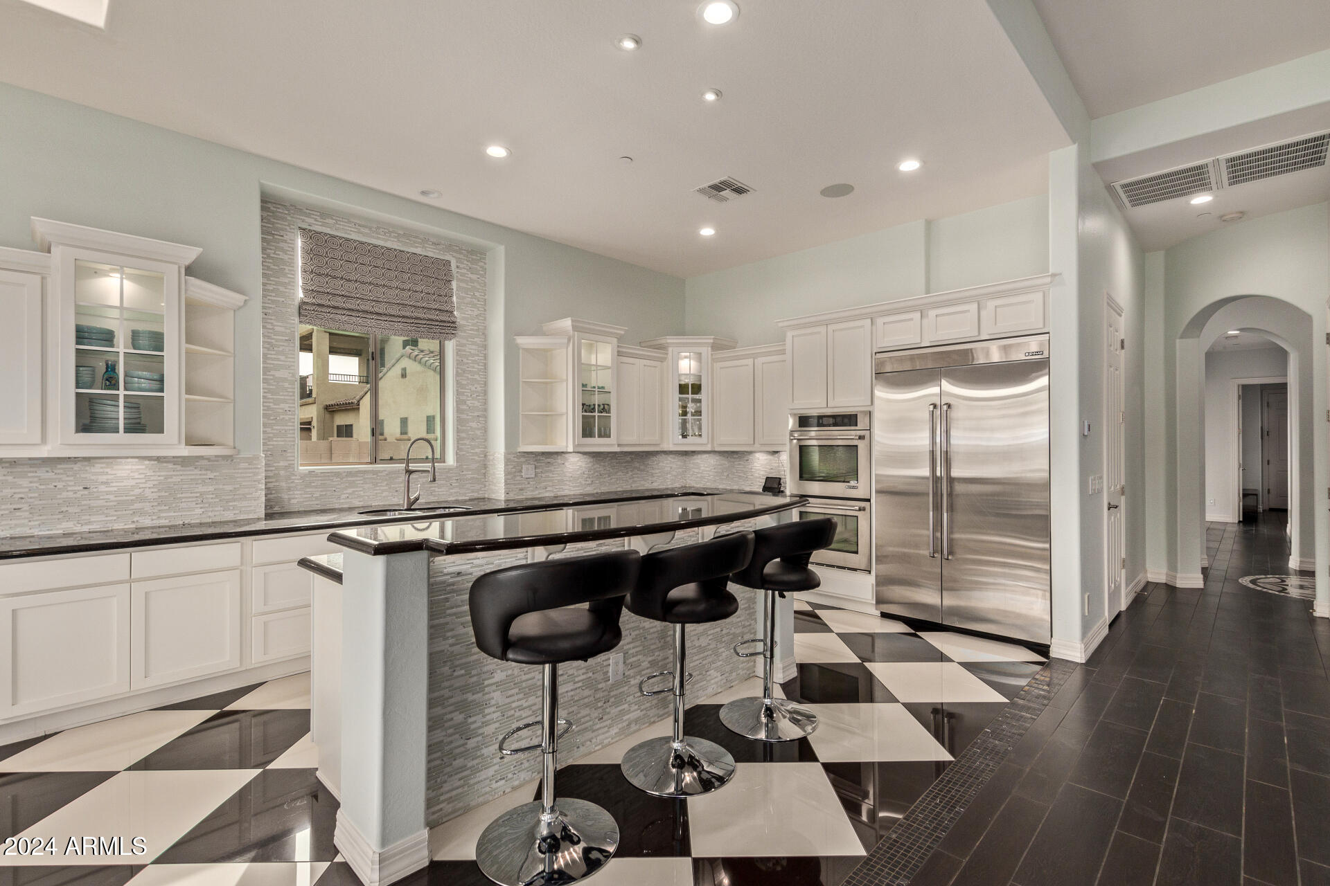 4599 N VILLAGE Parkway