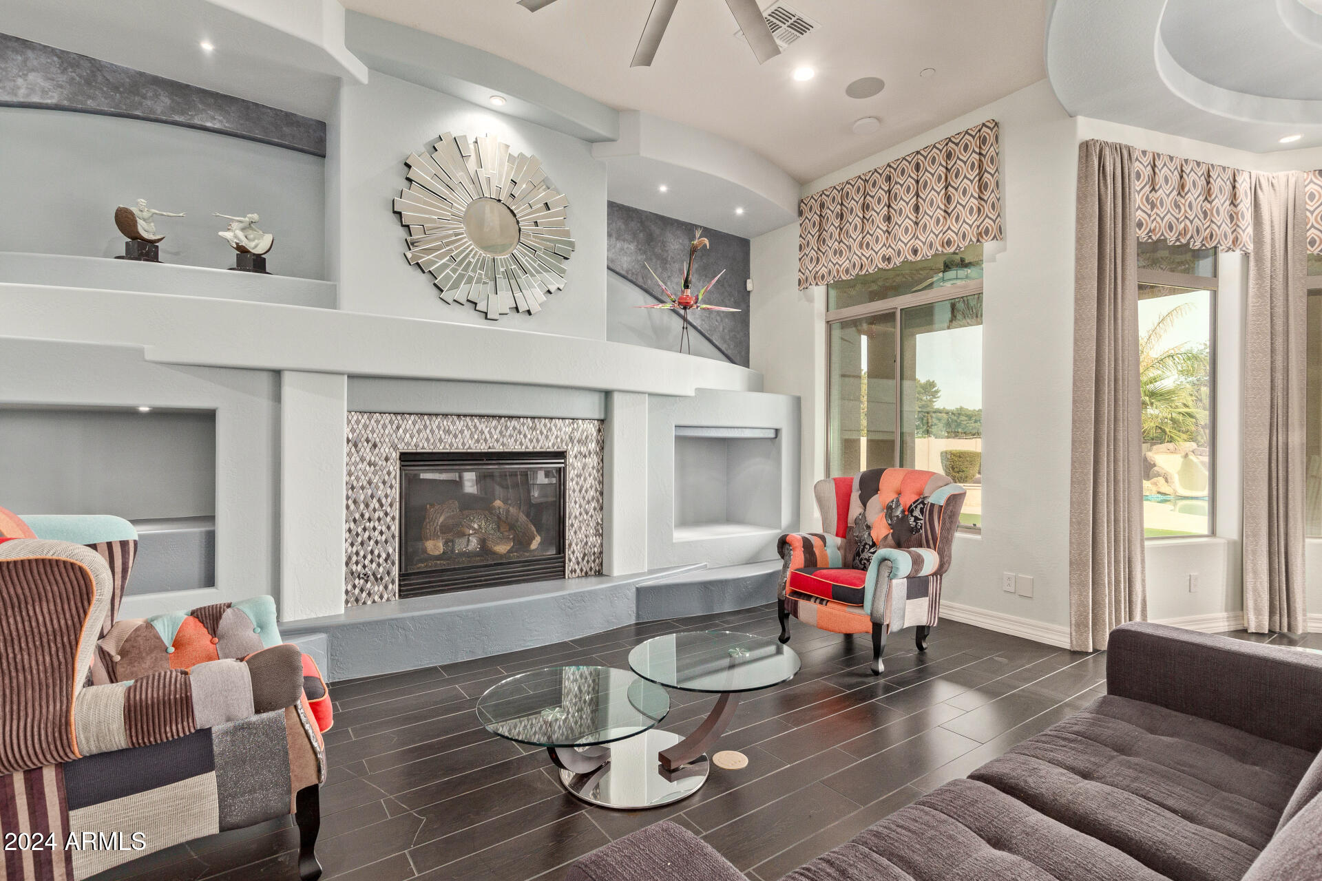 4599 N VILLAGE Parkway