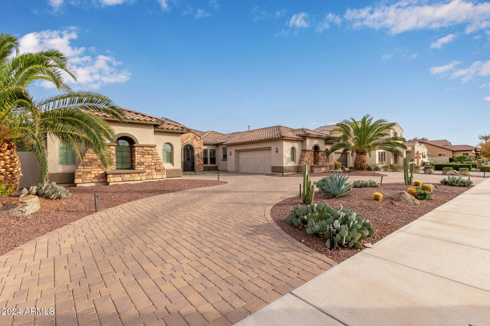 4599 N VILLAGE Parkway