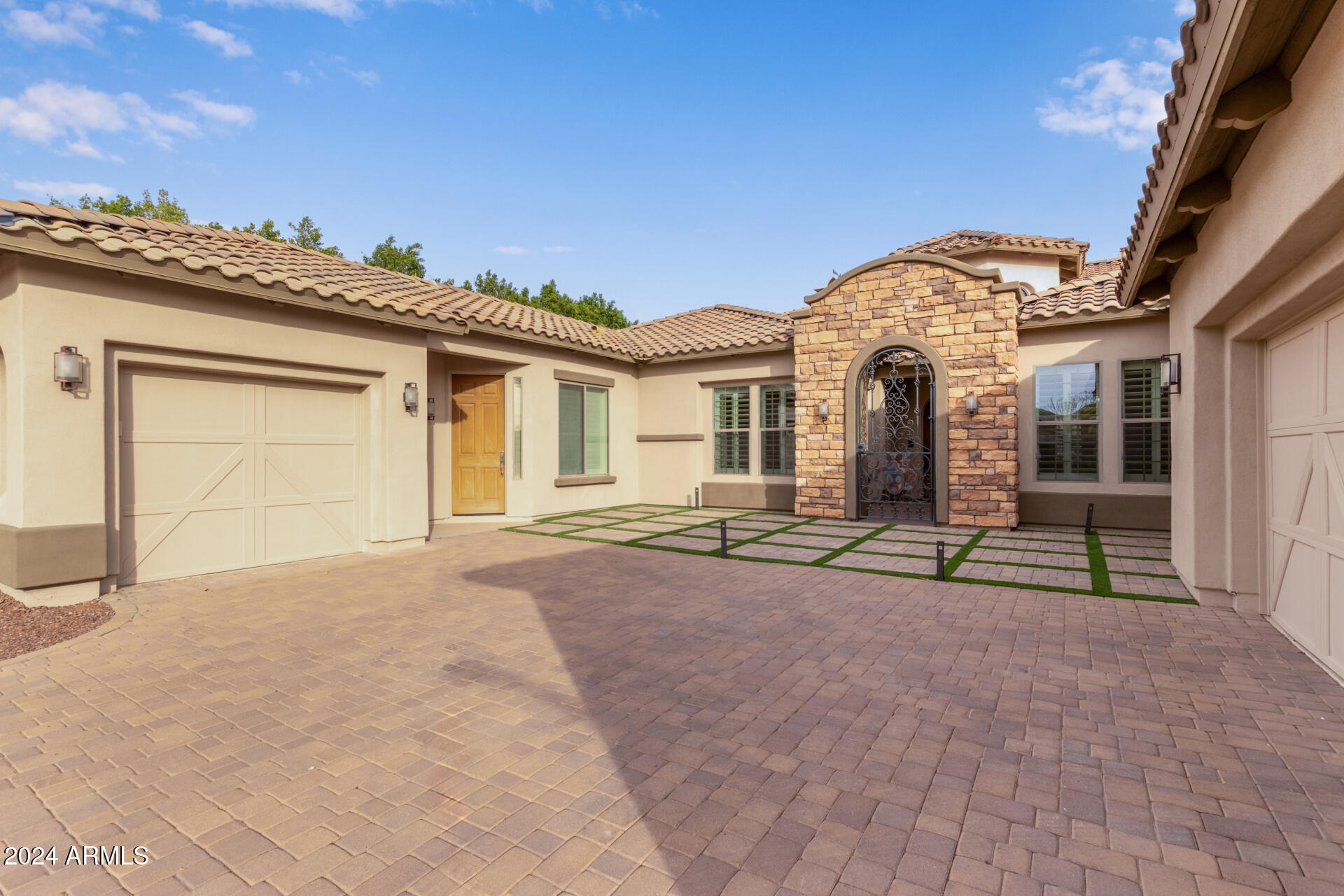 4599 N VILLAGE Parkway