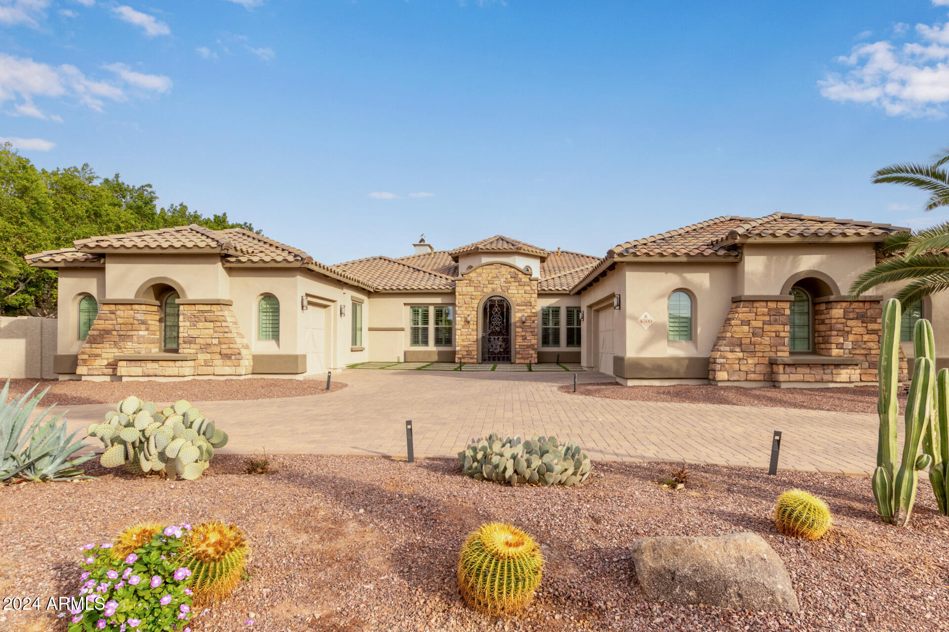 4599 N VILLAGE Parkway