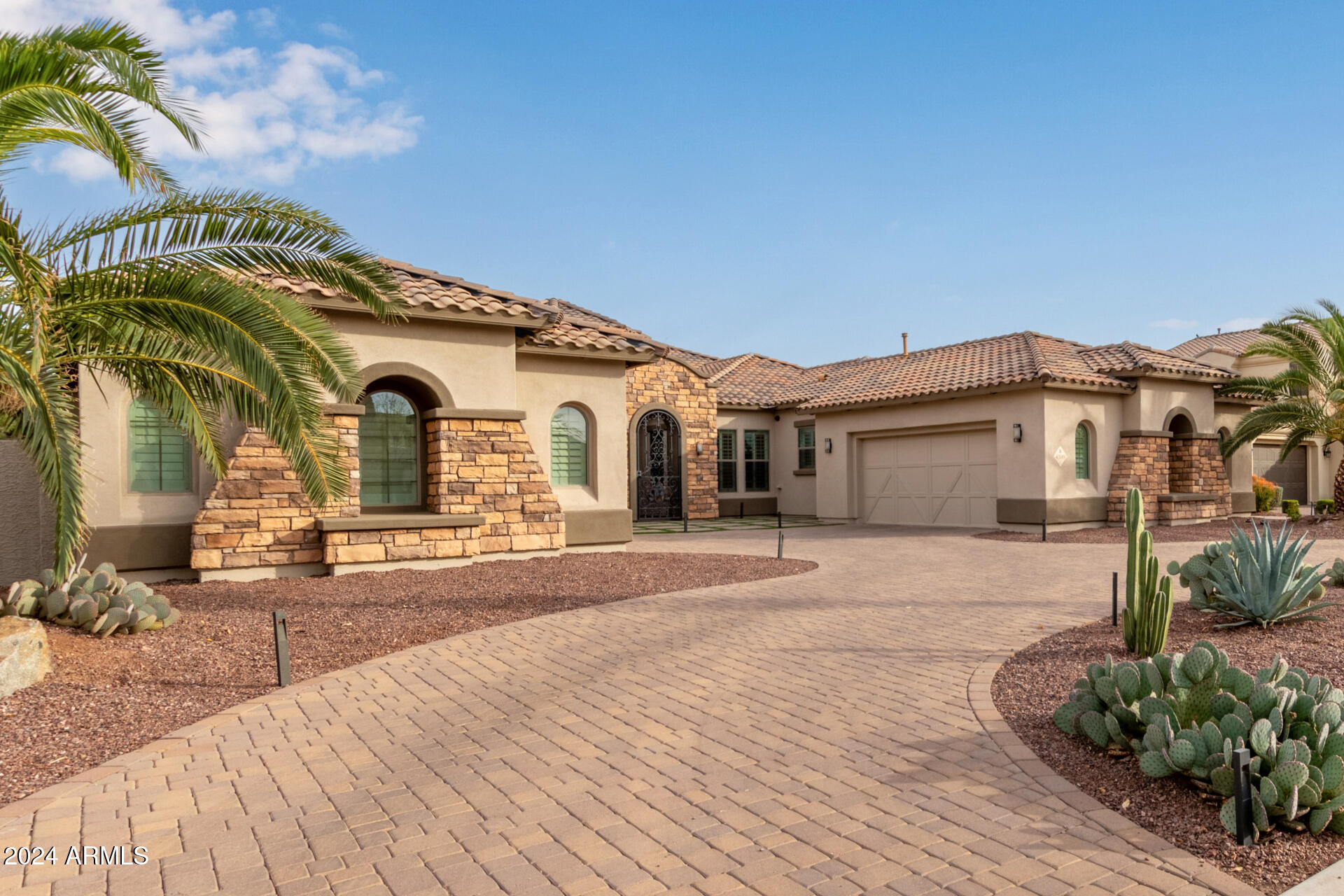 4599 N VILLAGE Parkway