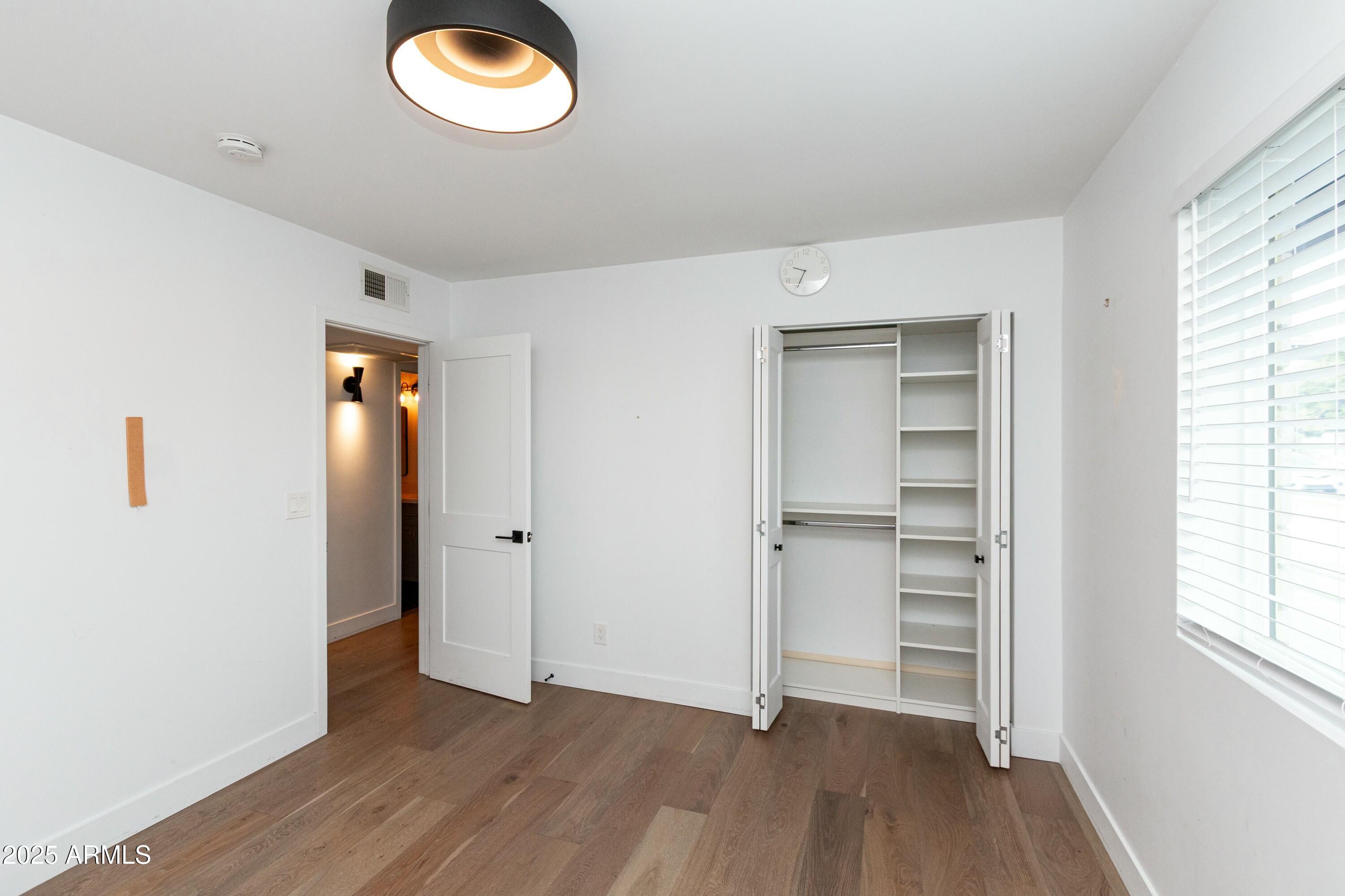 8621 E VISTA Drive