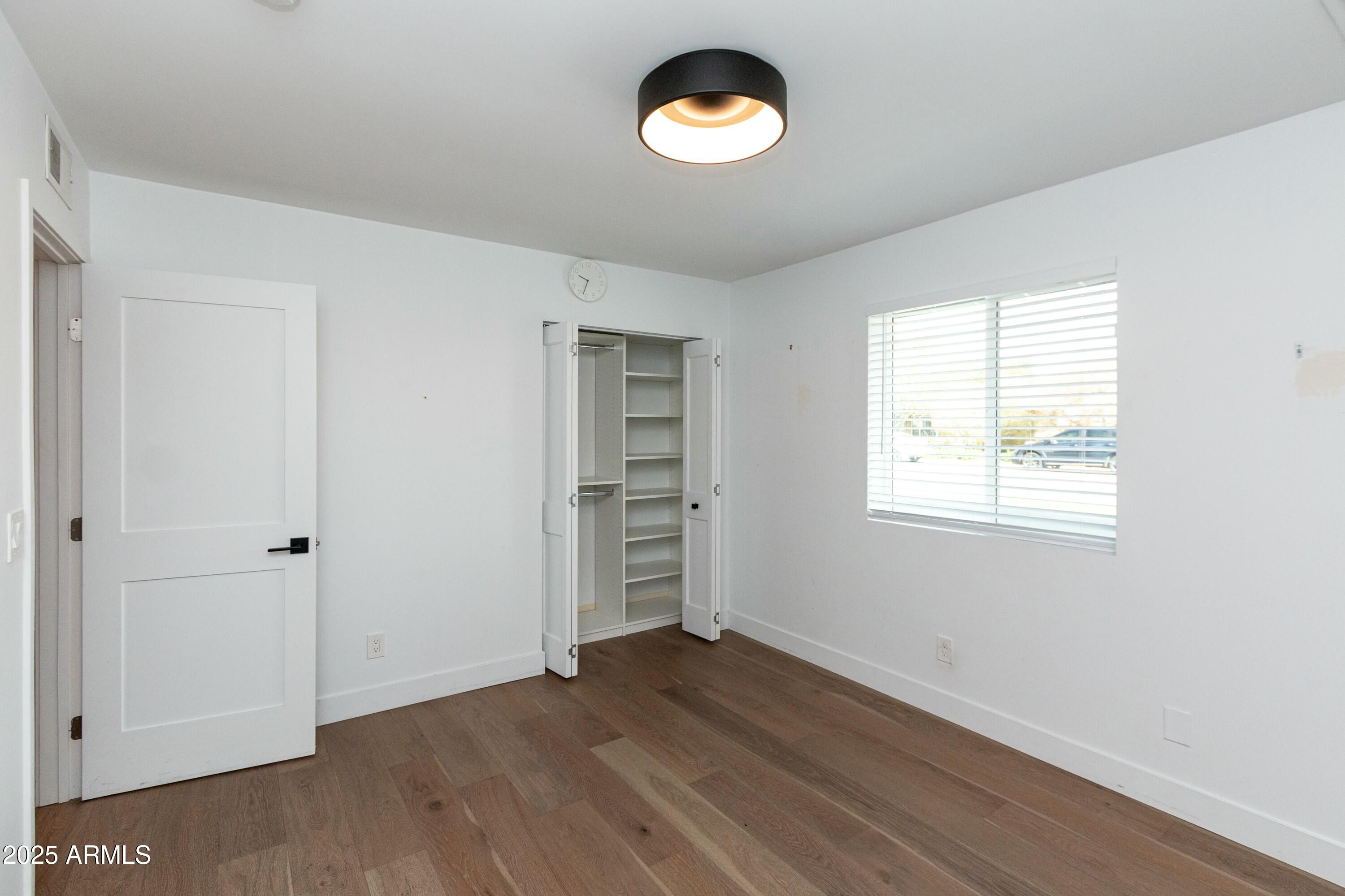 8621 E VISTA Drive