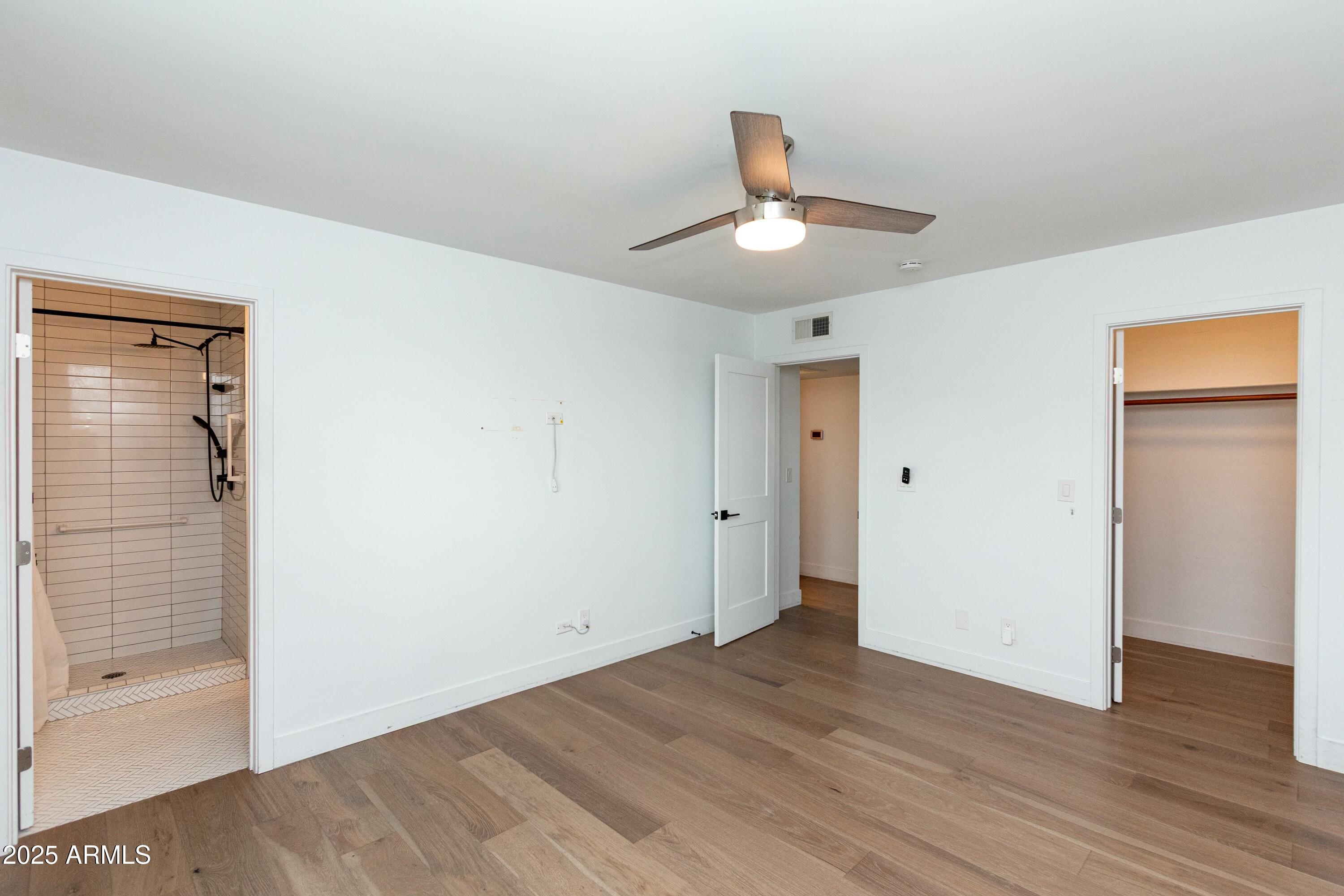 8621 E VISTA Drive