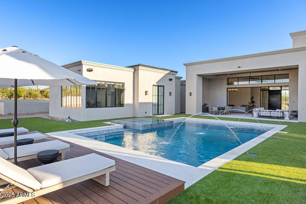 6832 E MONTGOMERY Road