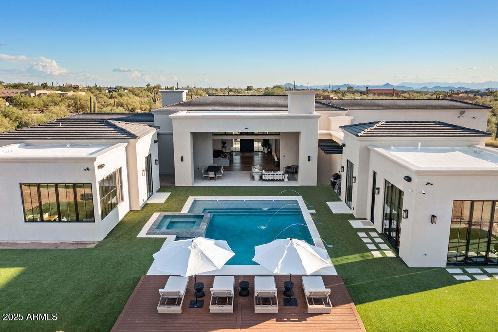 6832 E MONTGOMERY Road