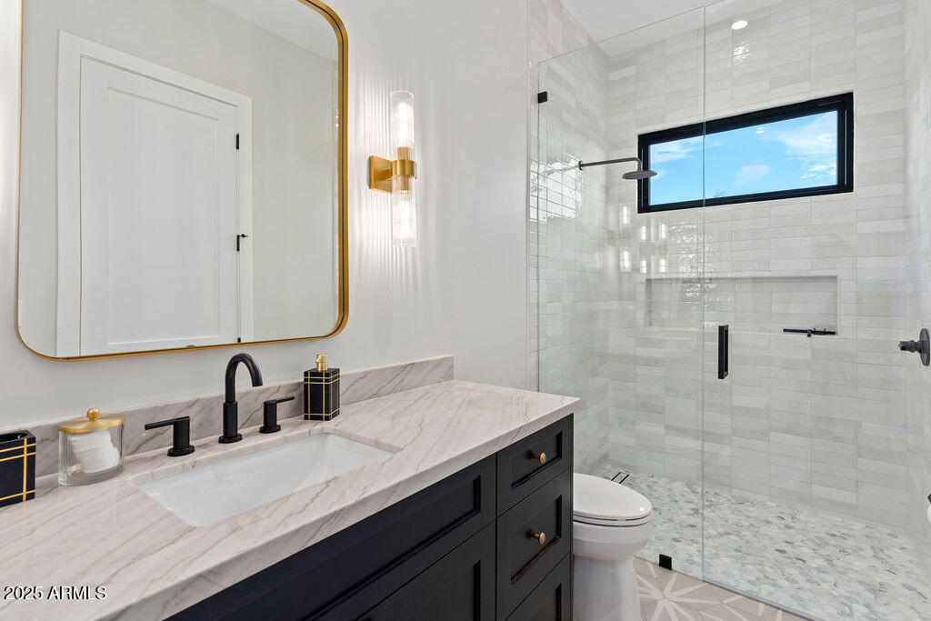 6832 E MONTGOMERY Road