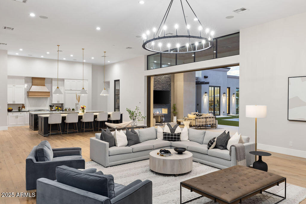 6832 E MONTGOMERY Road