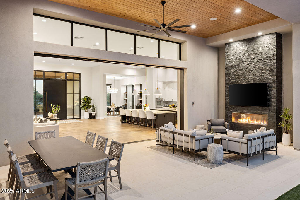 6832 E MONTGOMERY Road