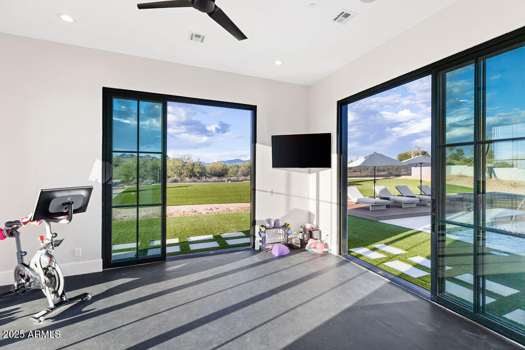 6832 E MONTGOMERY Road