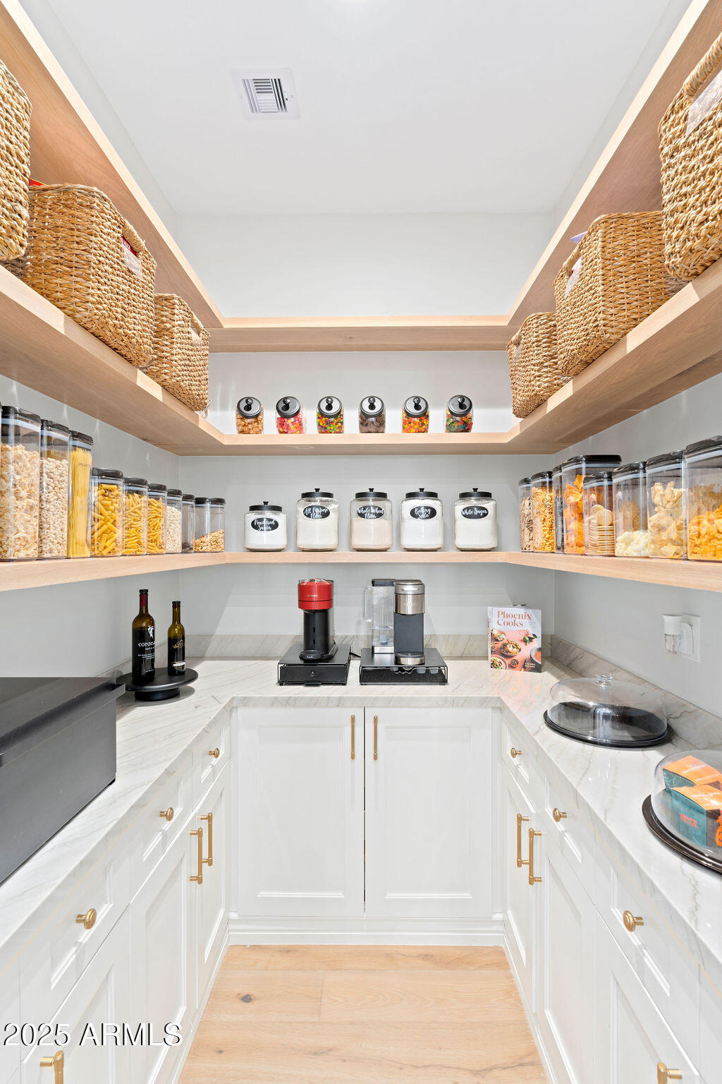 6832 E MONTGOMERY Road