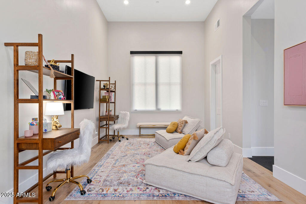 6832 E MONTGOMERY Road