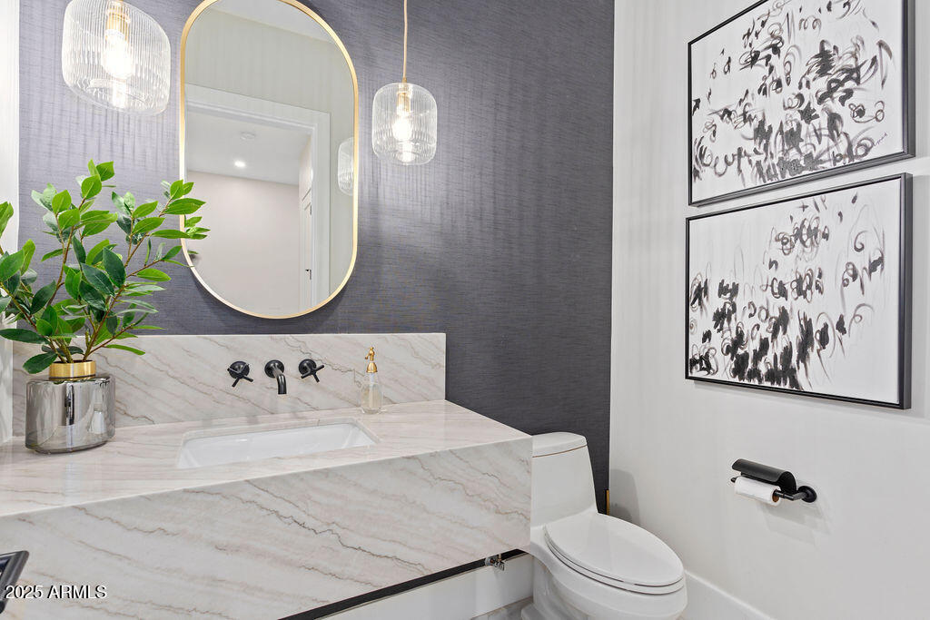 6832 E MONTGOMERY Road