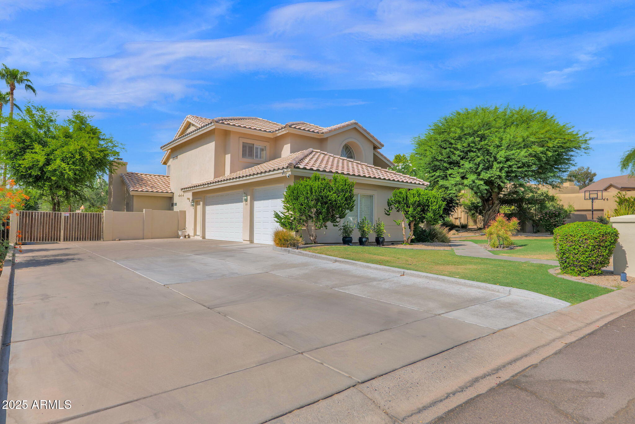 3533 E HIALEA Court