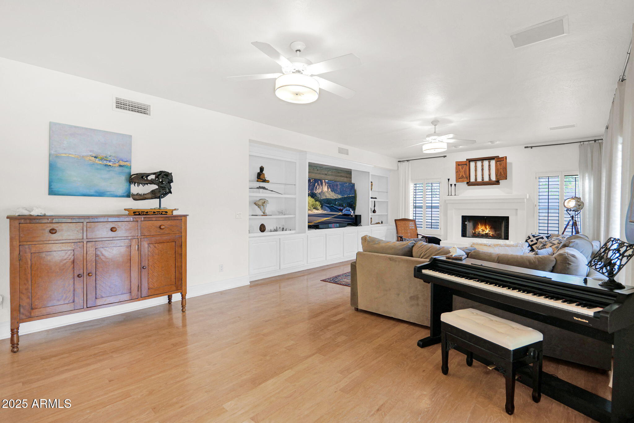3533 E HIALEA Court