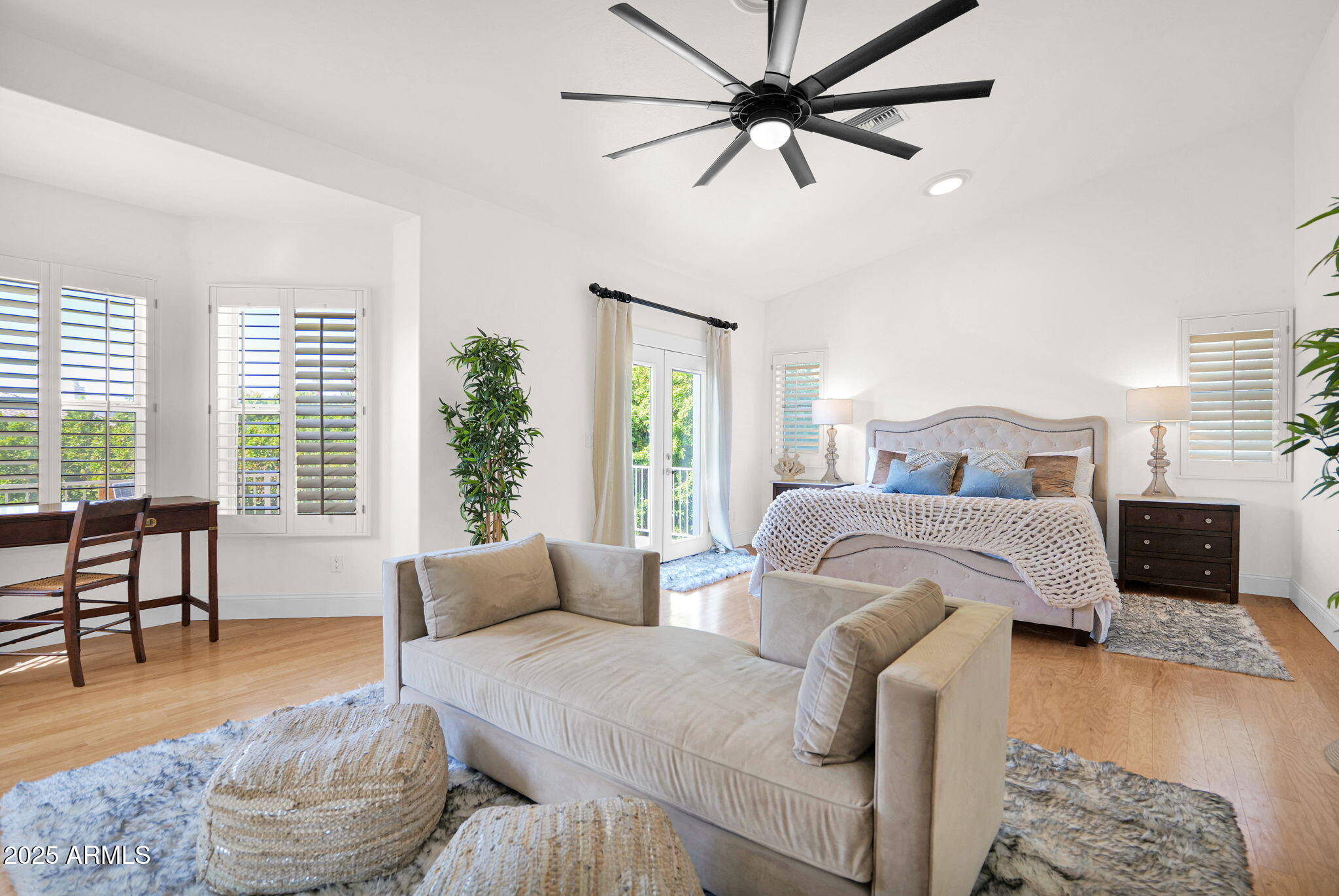 3533 E HIALEA Court