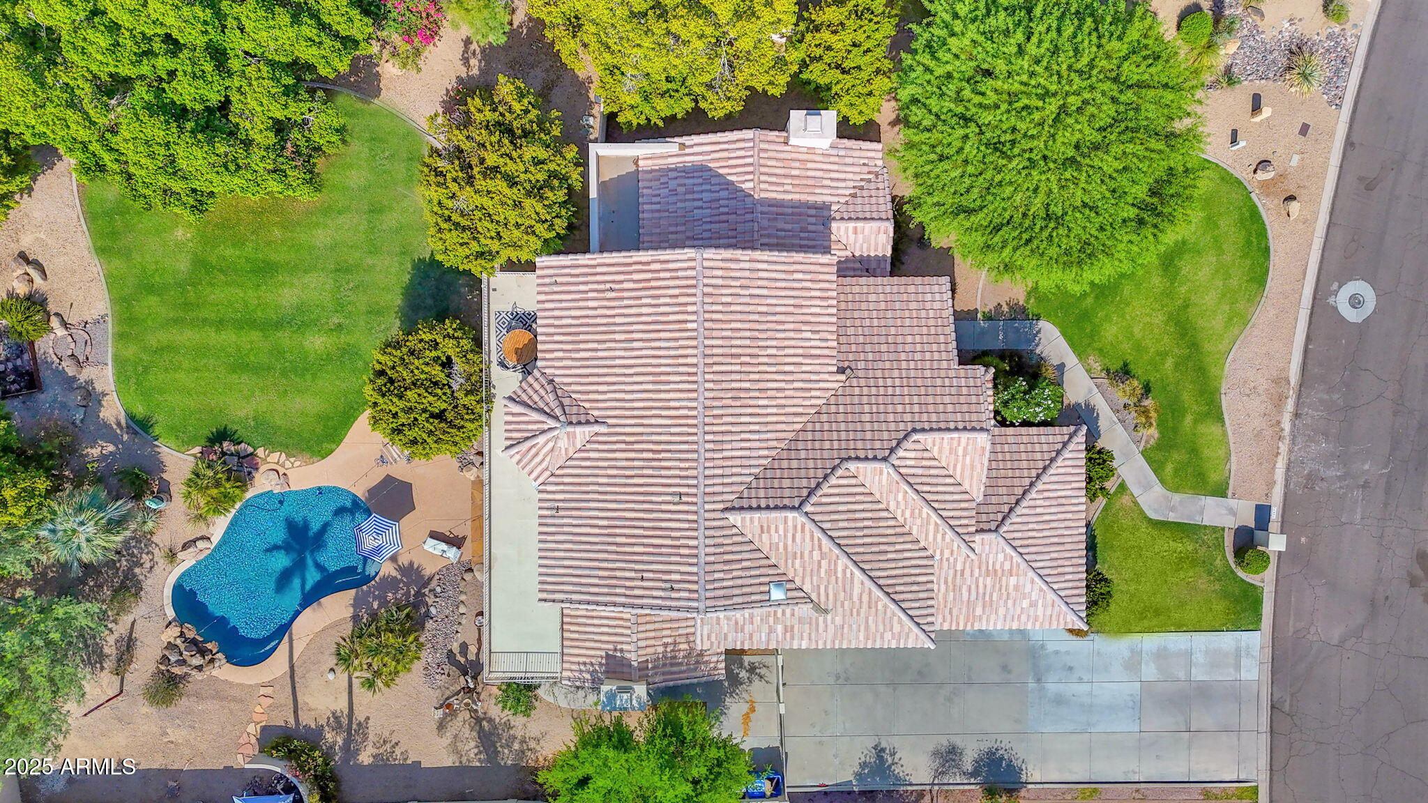 3533 E HIALEA Court