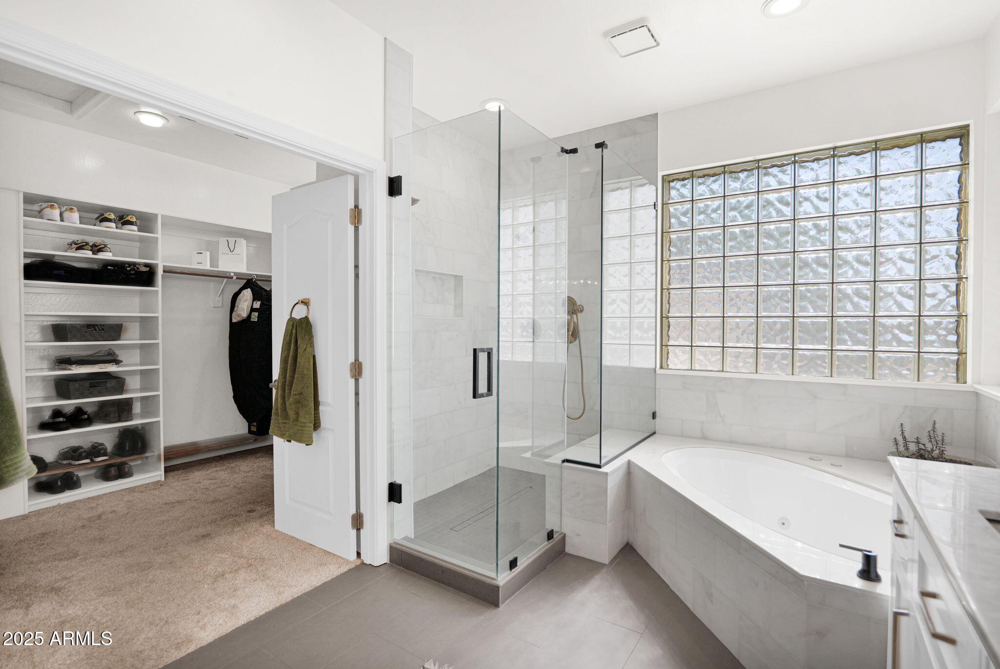 3533 E HIALEA Court