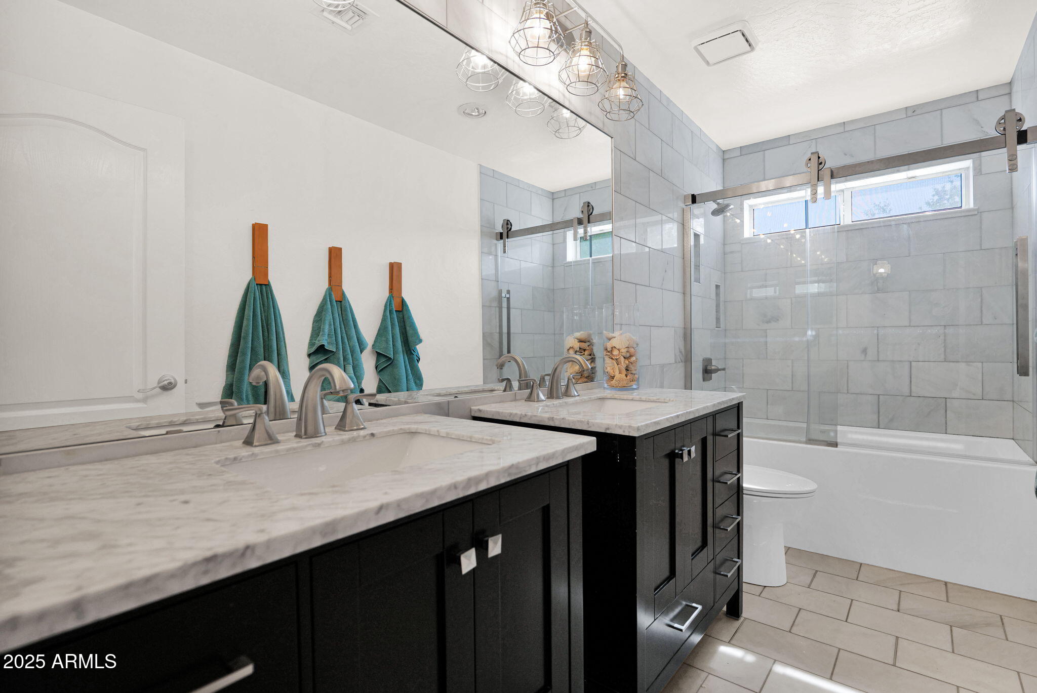 3533 E HIALEA Court