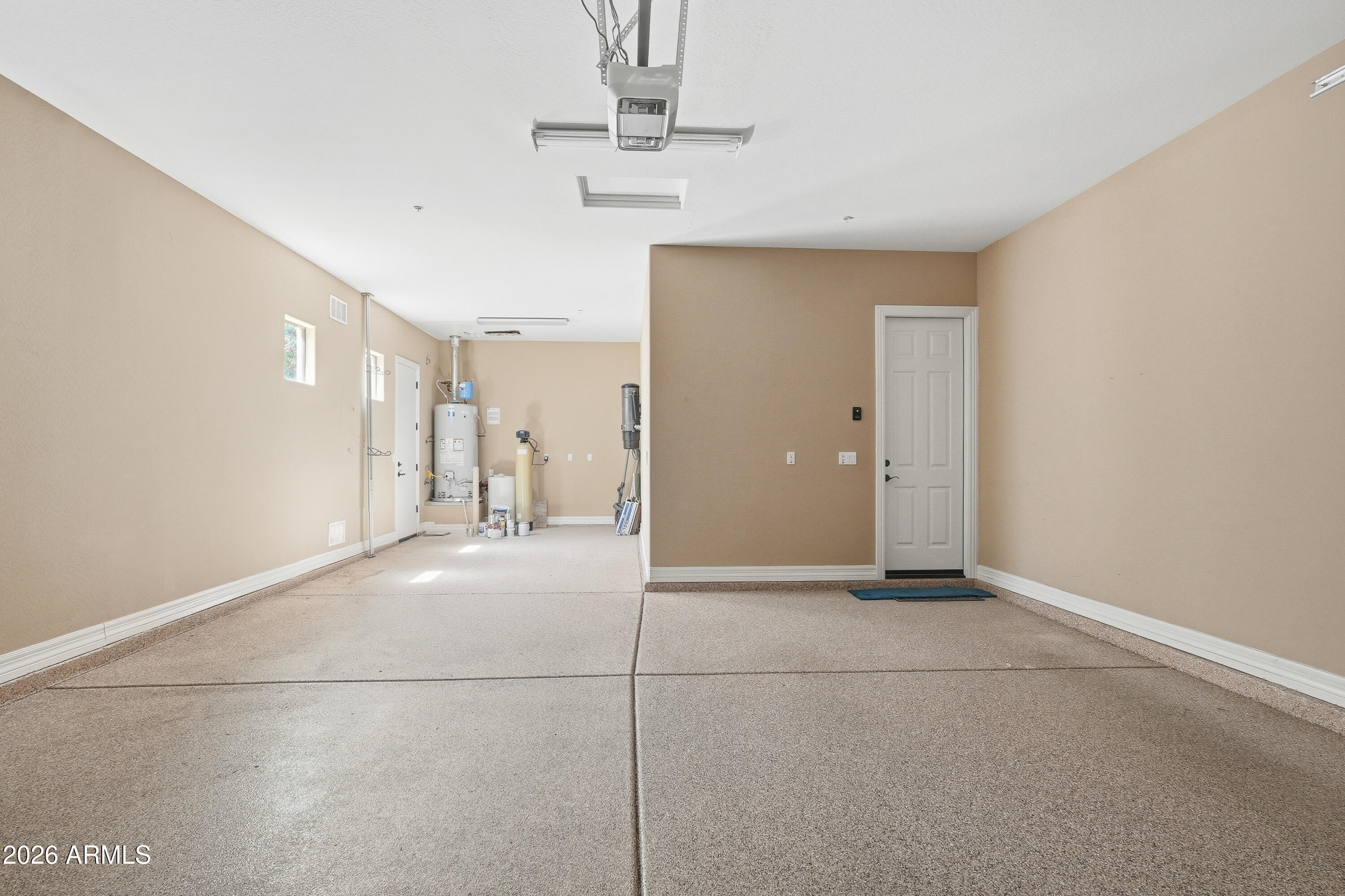 10018 E RIDGERUNNER Drive