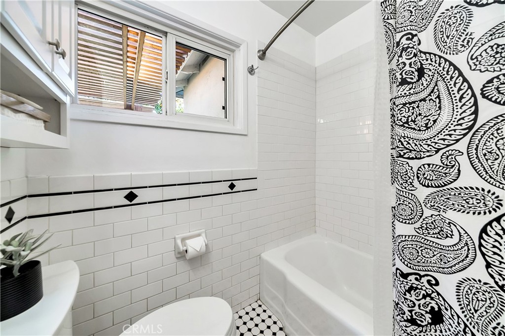 3838 Conquista Avenue