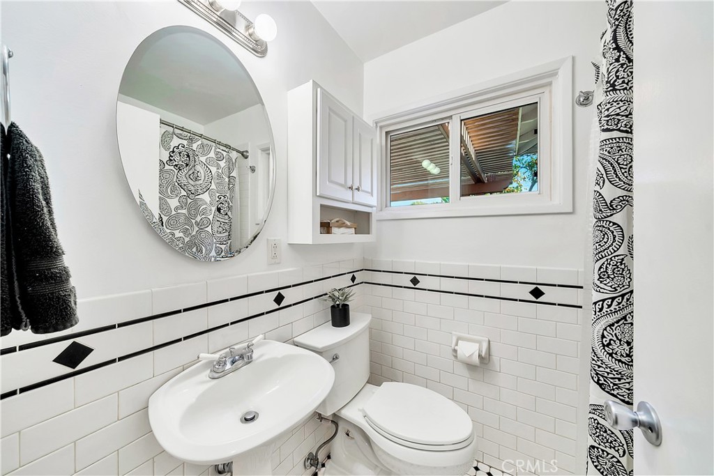 3838 Conquista Avenue